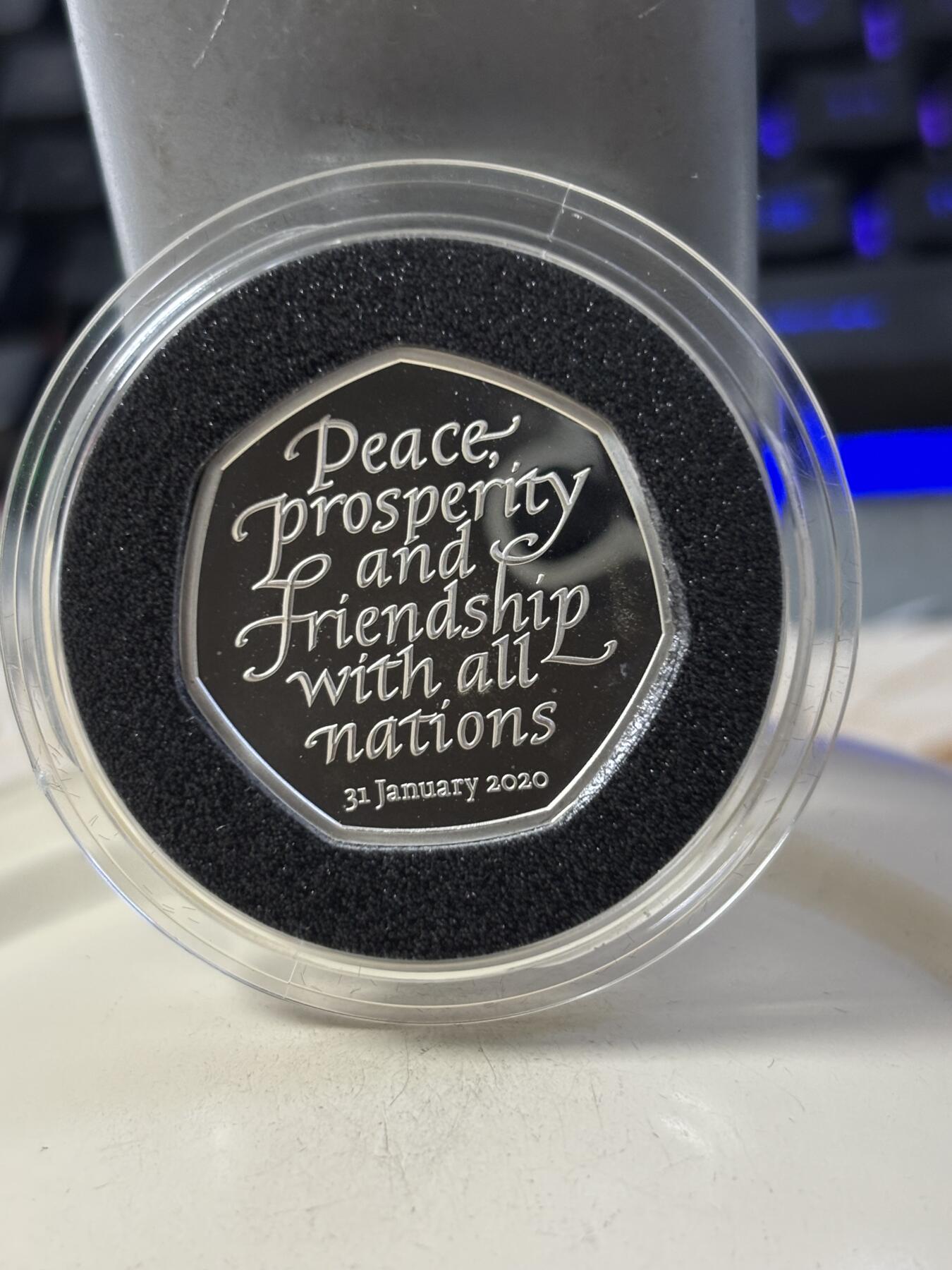 第189期拍卖 英国2020年脱欧50便士多边形精制纪念银币，925银，8克，有氧化