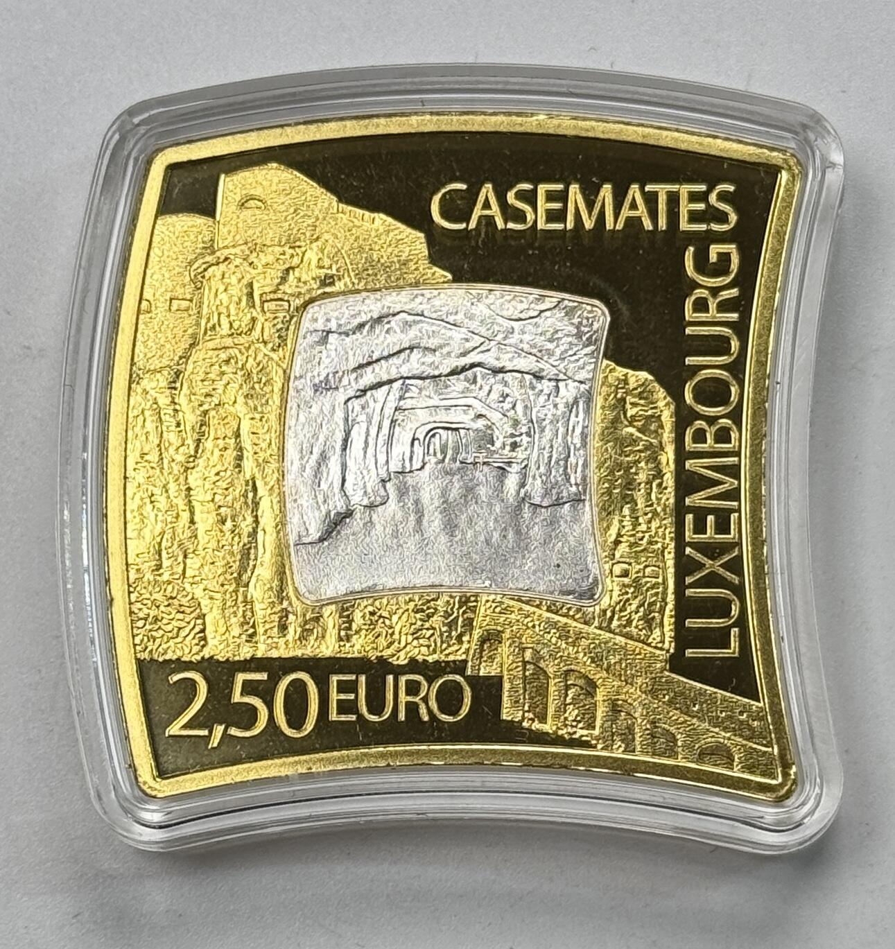 S&S Numismatic世界钱币-拍卖 第119期  卢森堡2021年 杰出建筑系列6-卢森堡博克要塞的地下防御工事系统 2.5欧元银+北欧金双色纪念币 官方卡币