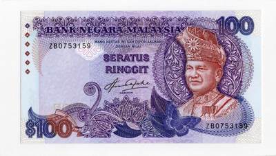 徐霞客拍卖首拍 - 马来西亚	P-24 1983-84年100元	ZB0753159	unc- 主图为端古·阿卜杜勒·拉赫曼的官方肖像，周围环绕着马来西亚传统花卉纹样与几何装饰，融合了马来文化的精致美学。背面以马来西亚现代化建设成就为主题，通常包含港口、工业区等图案，直观展现了当时经济高速发展的面貌