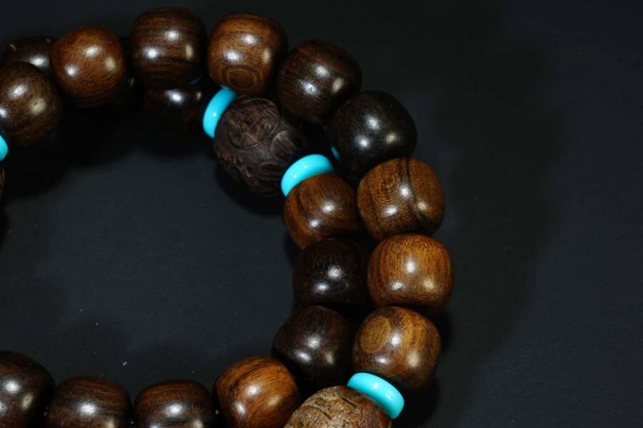 上海都达杂项专场十七（全场包邮） 天然虎斑沉香手持跑环流苏桶珠、搭配财宝貔貅吊坠手串 附鉴定证书87-230