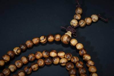 上海都达杂项专场六（全场包邮） 天然加里曼丹沉香0.6多圈圆珠手串 附鉴定证书87-239