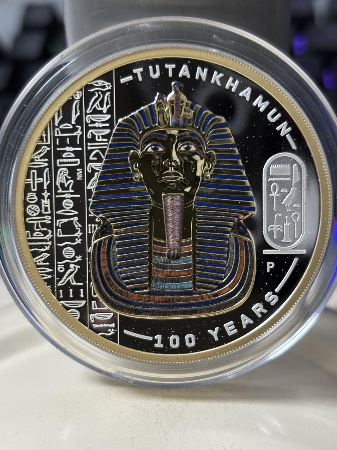 第189期拍卖 图瓦卢2022年图坦卡蒙发现2盎司镀金彩色纪念银币，9999银，发行2000枚，