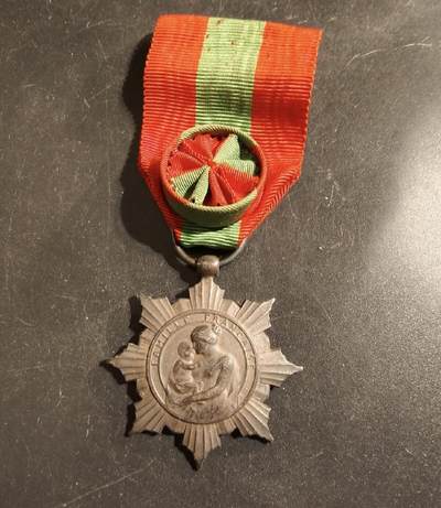 勋章杂货 - 法国银级军官级母亲奖章