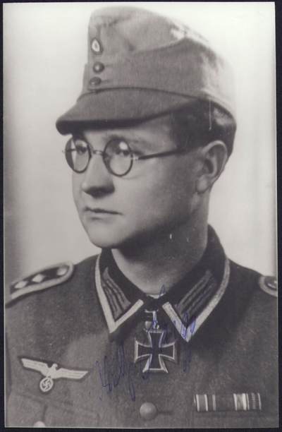 小驴勋章奖章收藏1月24日周六晚六点拍卖（珍爱和平，收藏战争，铭记历史，勿忘国耻，忠党爱国。有偿代拍，送拍规则在简介最后，参拍须阅读规则后再参拍，关系到运费包装发货时效真假辨别等关键信息，拍卖时不再发原图，看大图店主微信码在拍卖店铺介绍里） - 突围地狱切尔卡瑟的银近战获得者Willy Keipp战后亲签