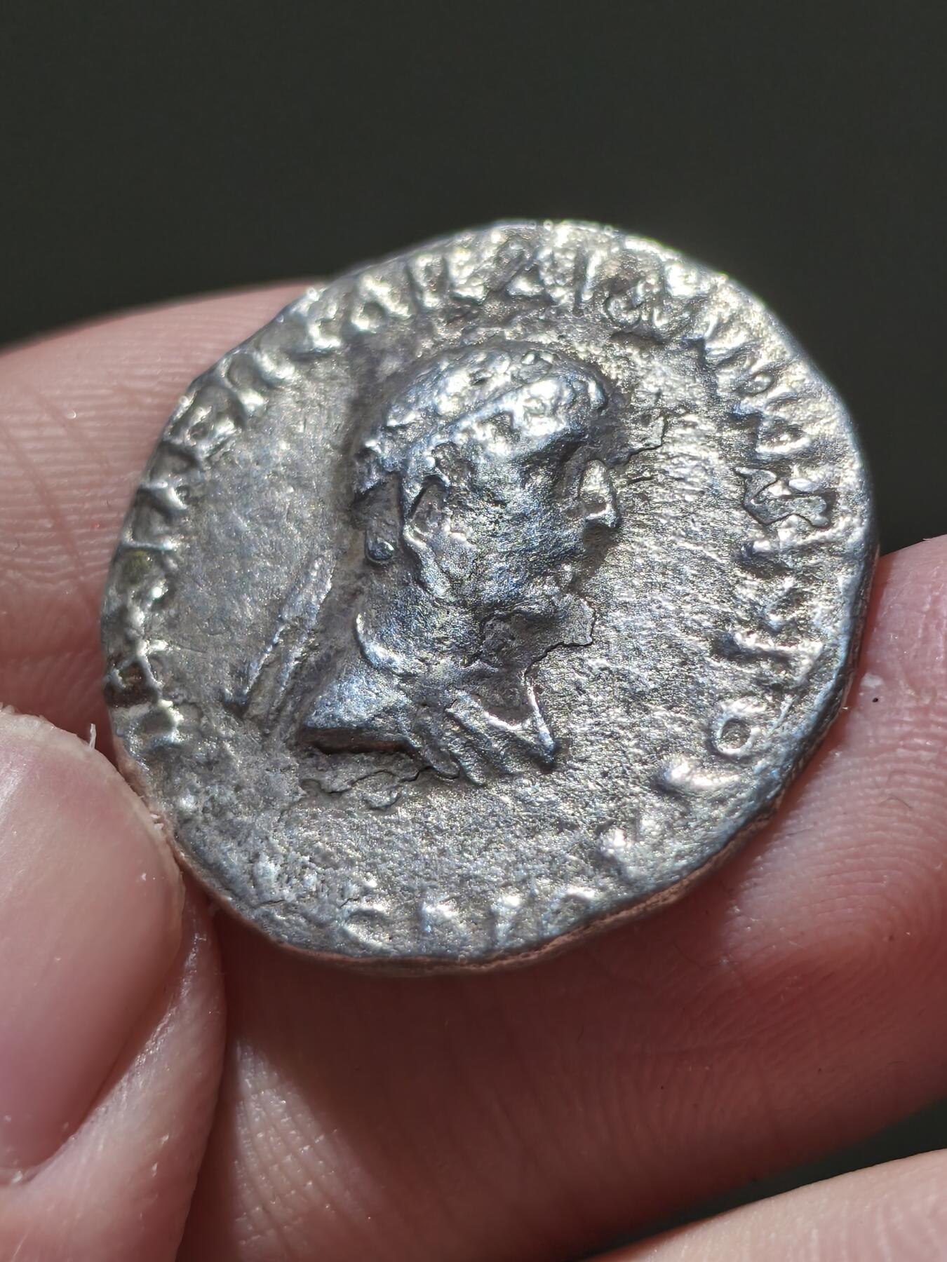 星盘世界钱币一月三十一日古典币专场 极其少见 印度-希腊王国 Archebius 是毛厄斯征服之前，最后一个在塔克西拉统治的印度一希腊国王。但是近年来发现的钱币学证据证明，他的统治时间很有可能在毛厄斯之后(公元前75年一前65年)。