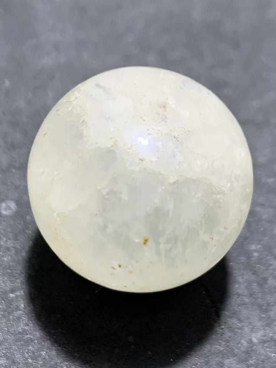 满冰飘战国红玛瑙圆珠一颗！