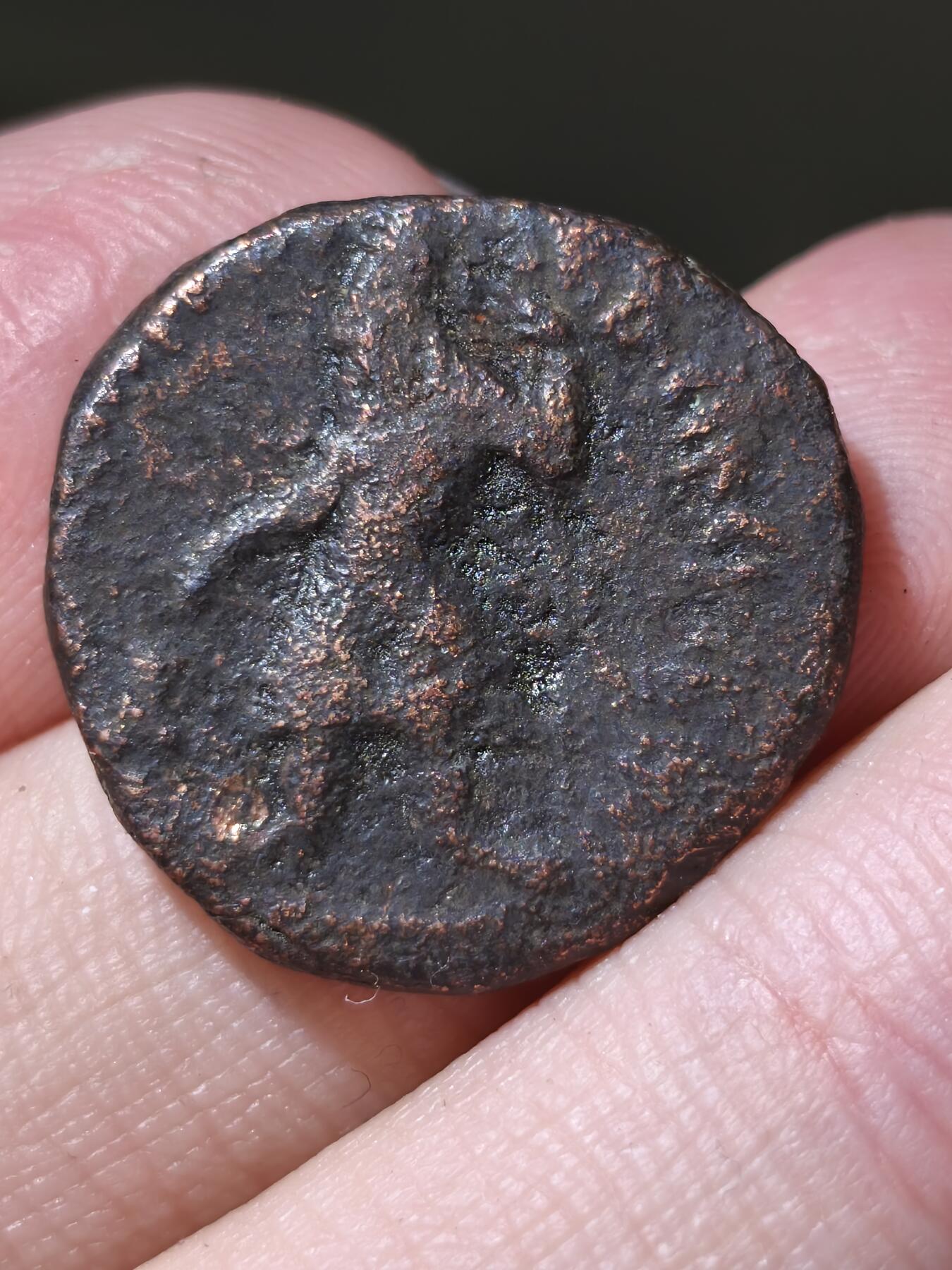 星盘世界钱币一月三十一日古典币专场 少见！贵霜帝国 - 迦腻色迦铜币 正面国王祭祀站像.背面太神赫利俄斯