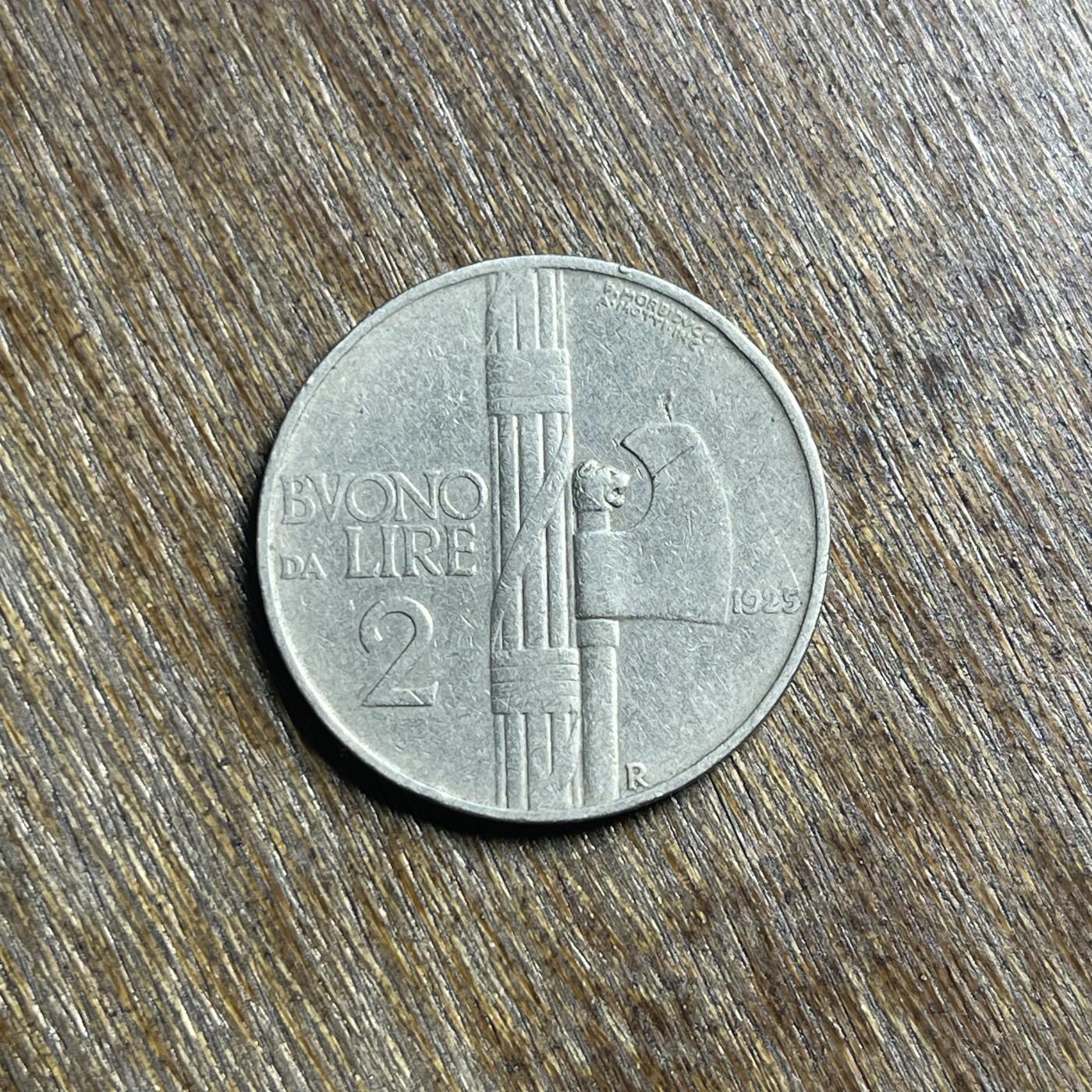 【春节前最后一拍，下一场3.3号】★第139场★散币场。不寄存，30包邮。不满30元，支付5元运费。《接受代拍 代送NGC评级》 61【无寄存】1925 意大利 2里拉 斧头