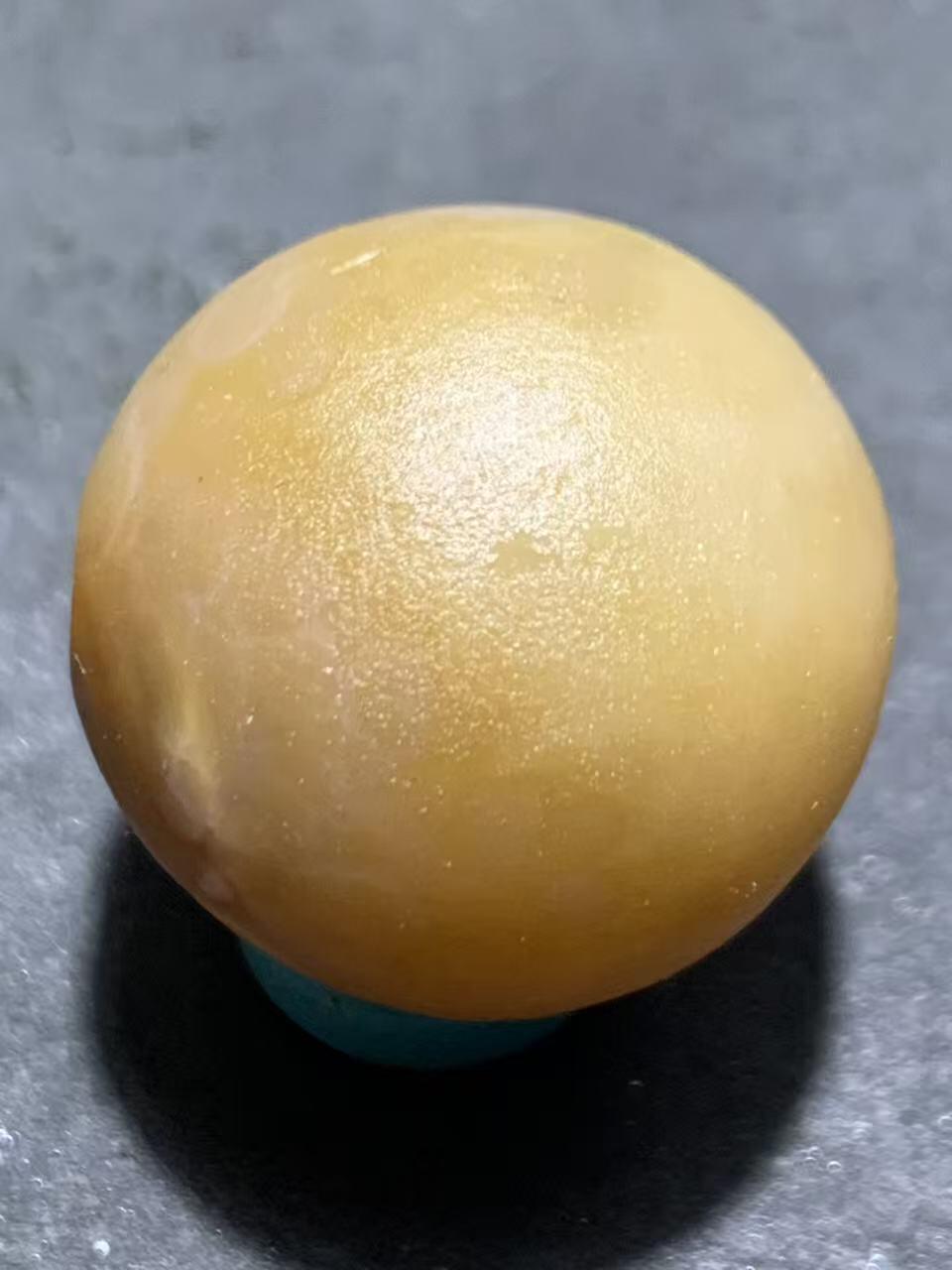 精美亚光冻料天眼纹战国红玛瑙手工俏色巧雕水牛圆珠一个，