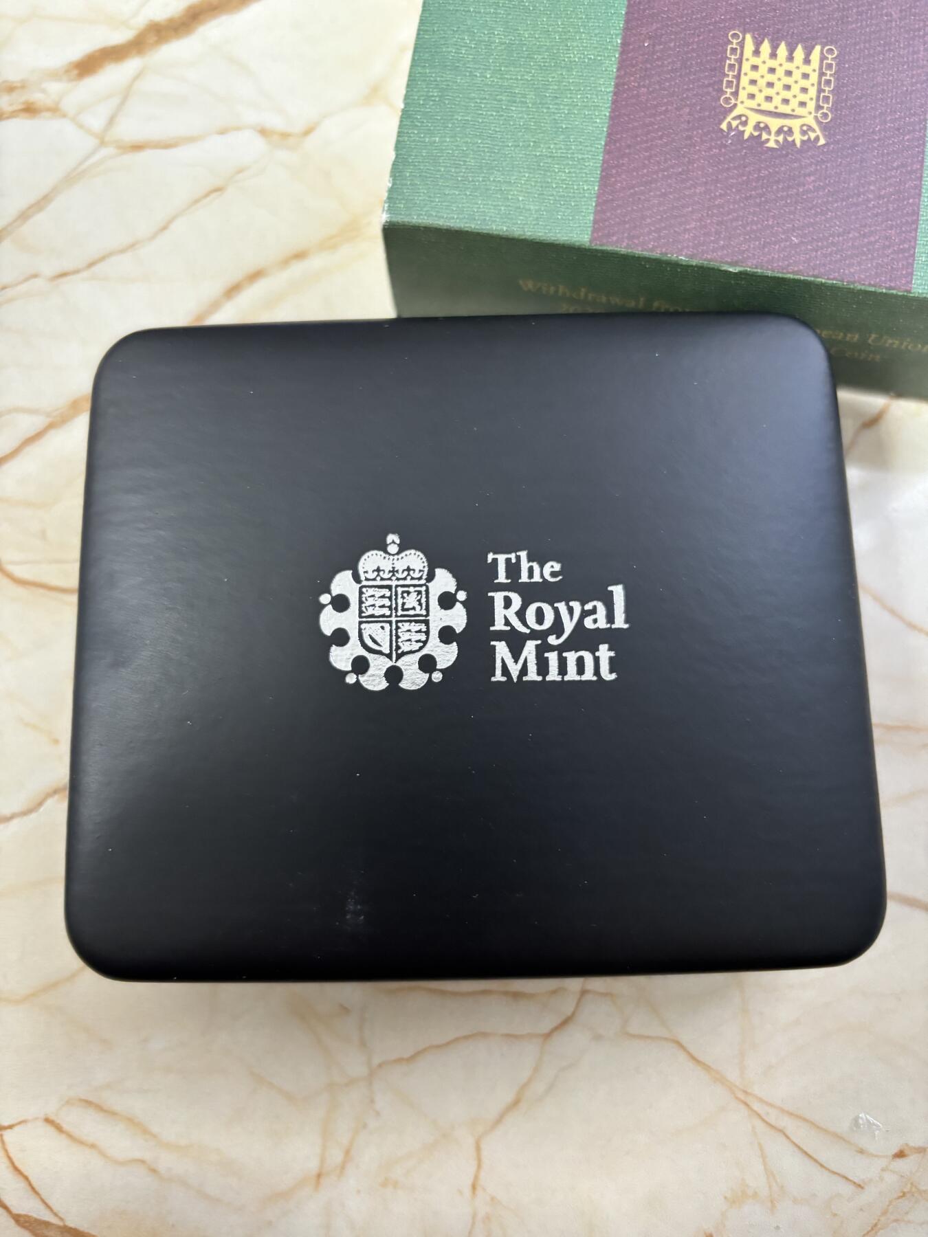 第189期拍卖 英国2020年脱欧50便士多边形精制纪念银币，925银，8克，有氧化