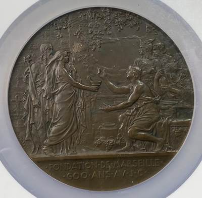 万国钱币拍卖第059期 - NGC MS62 1900法国第三共和国马赛建城2500周年纪念大铜章 塞戈布里吉斯国王和他的女儿吉普蒂斯向希腊人普洛蒂斯赠送花瓶 81MM 192.7G大规格