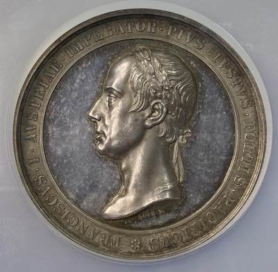 万国钱币拍卖第059期 - NGC MS62 NGC MS62奥地利帝国1846年费迪南德一世大银章，纪念父亲奥皇弗朗茨一世纪念碑落成。雕刻大师Johann Roth作品，正面为弗朗茨二世，背面为象征和平与公正的女神分别站在宗教拟人化形象的左右两侧。52.2mm，重达61.27g。同款EF裸币欧拍成交价约合7000元RMB