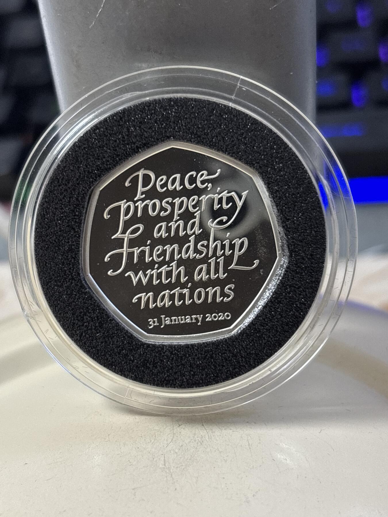 第189期拍卖 英国2020年脱欧50便士多边形精制纪念银币，925银，8克，有氧化