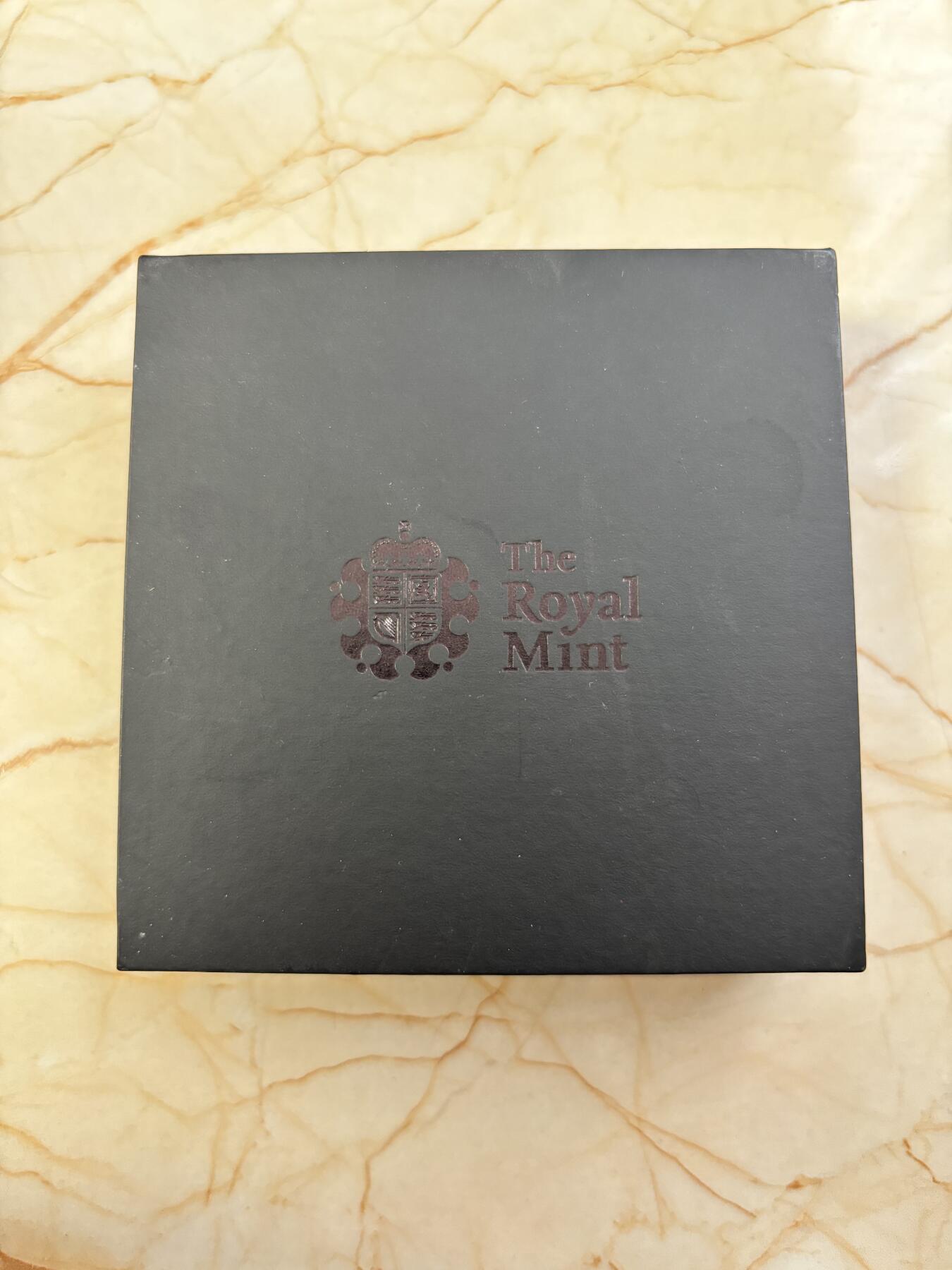 第189期拍卖 英国2018年中国生肖系列狗年1盎司精制纪念银币，999银，发行量5008枚，没有外面纸套