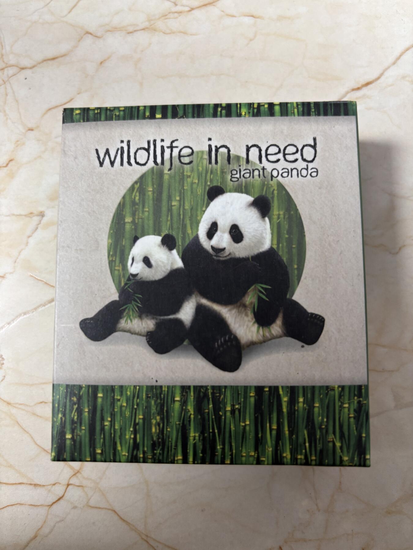 第189期拍卖 图瓦卢2011年野生动物保护首枚大熊猫1盎司彩色银币，999银