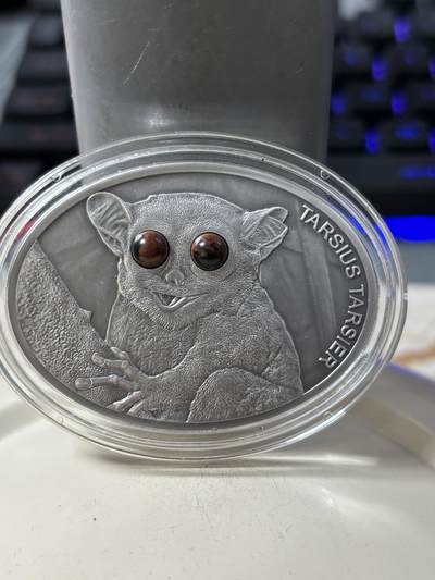 第189期拍卖 - 斐济2013年野生动物系列眼镜猴镶嵌银币，999银，发行999枚