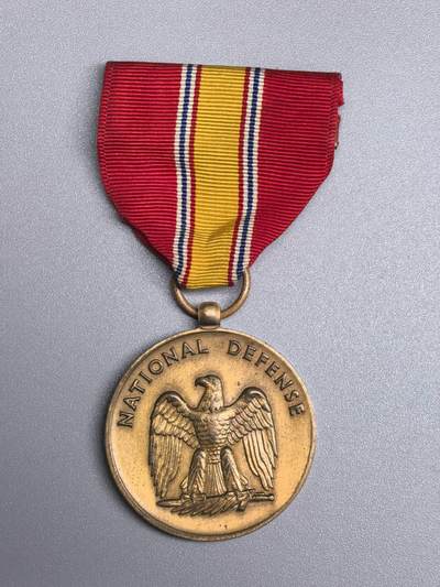 小驴勋章奖章收藏1月24日周六晚六点拍卖（珍爱和平，收藏战争，铭记历史，勿忘国耻，忠党爱国。有偿代拍，送拍规则在简介最后，参拍须阅读规则后再参拍，关系到运费包装发货时效真假辨别等关键信息，拍卖时不再发原图，看大图店主微信码在拍卖店铺介绍里） - 美国国防服役奖章