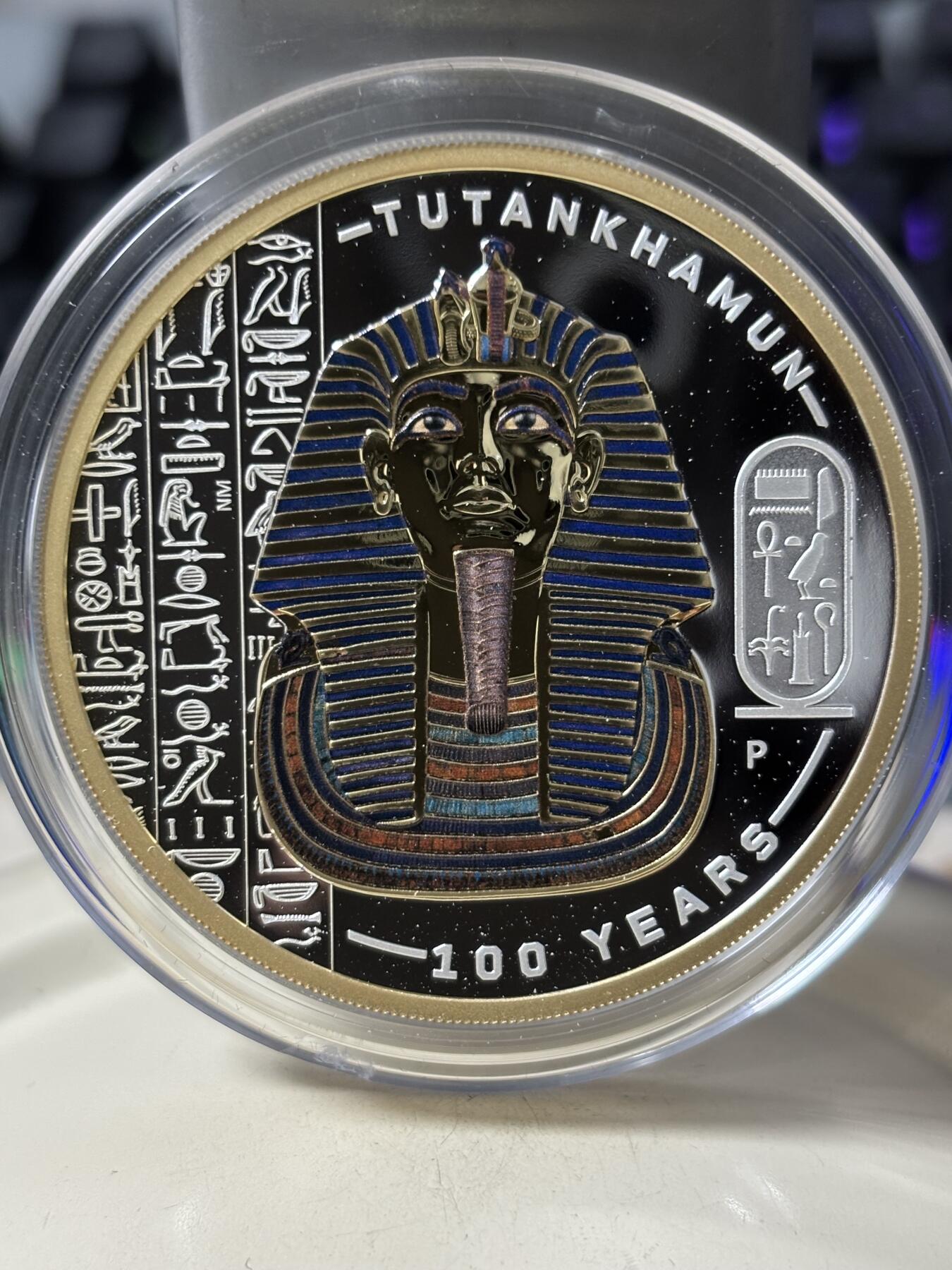 第189期拍卖 图瓦卢2022年图坦卡蒙发现2盎司镀金彩色纪念银币，9999银，发行2000枚，