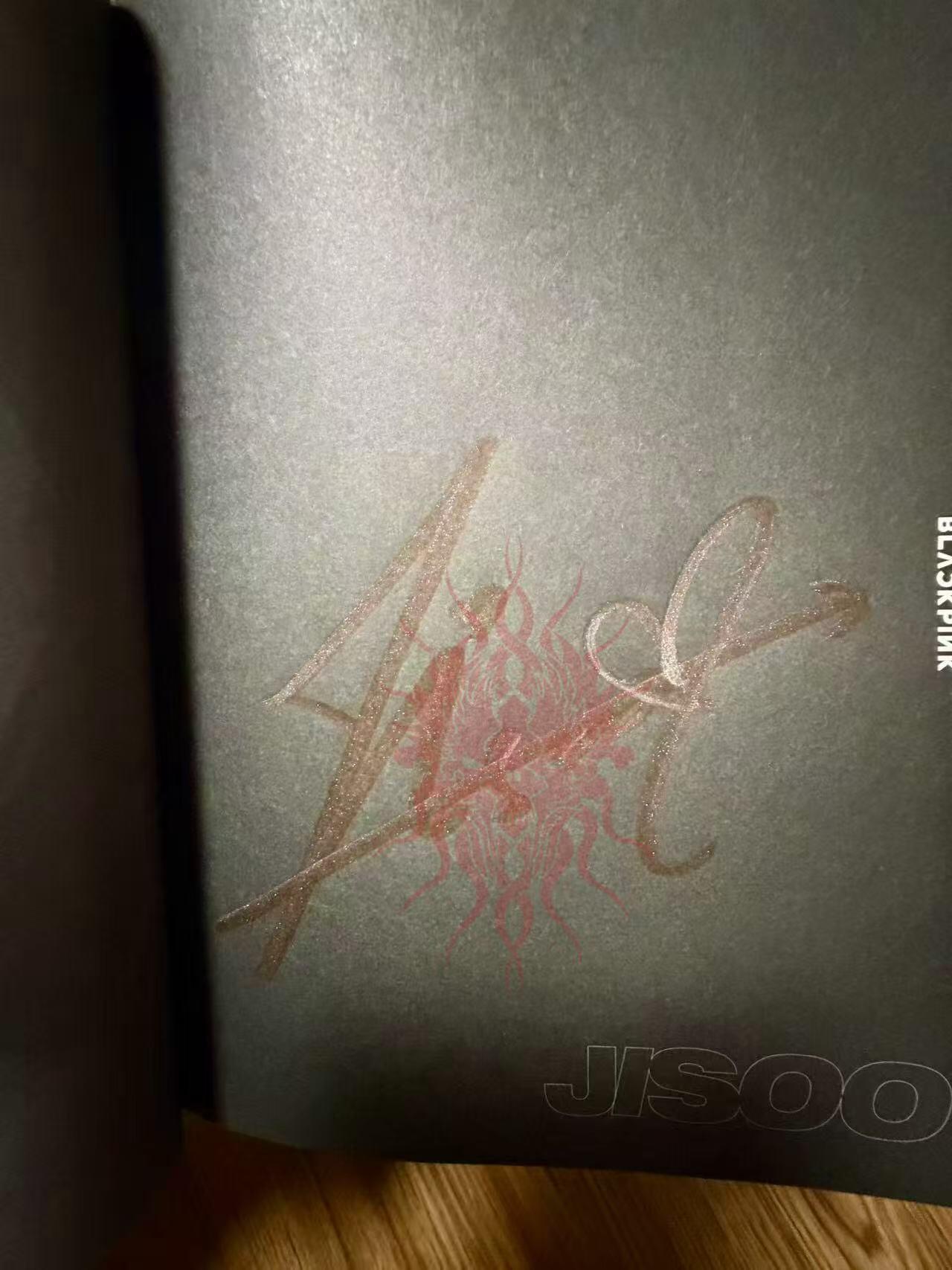 零元拍：杀死这份爱！！！！BLACK PINK亲签粉墨专辑《KILL THIS LOVE》黑版！幻彩防伪特殊笔所签，不同光线下呈现7种活彩！