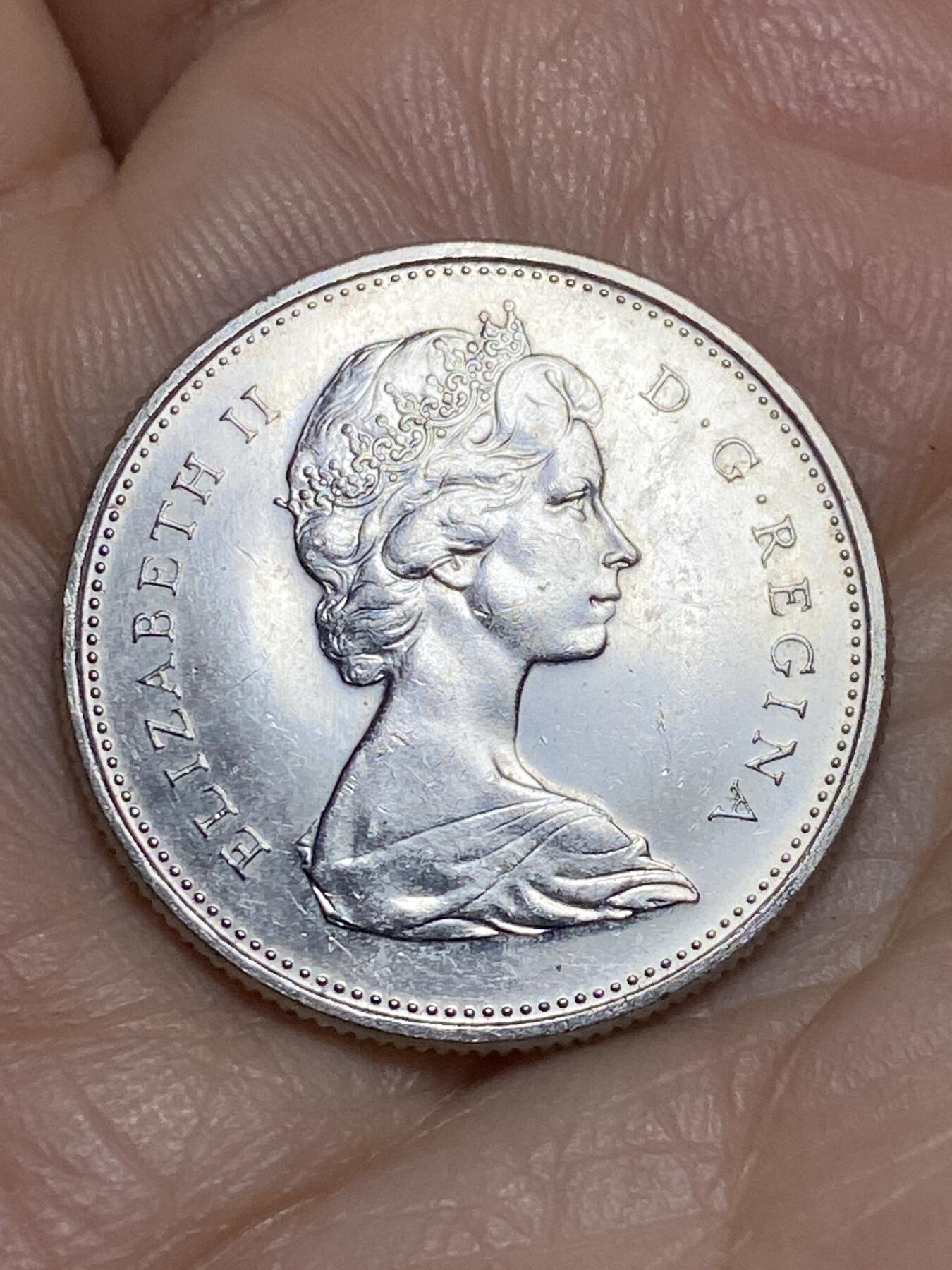 2026年第十四场(总第一百八十三场）外国好品散币场(免佣金) 加拿大🇨🇦1977年25分(伊丽莎白二世中年花冠第三版)