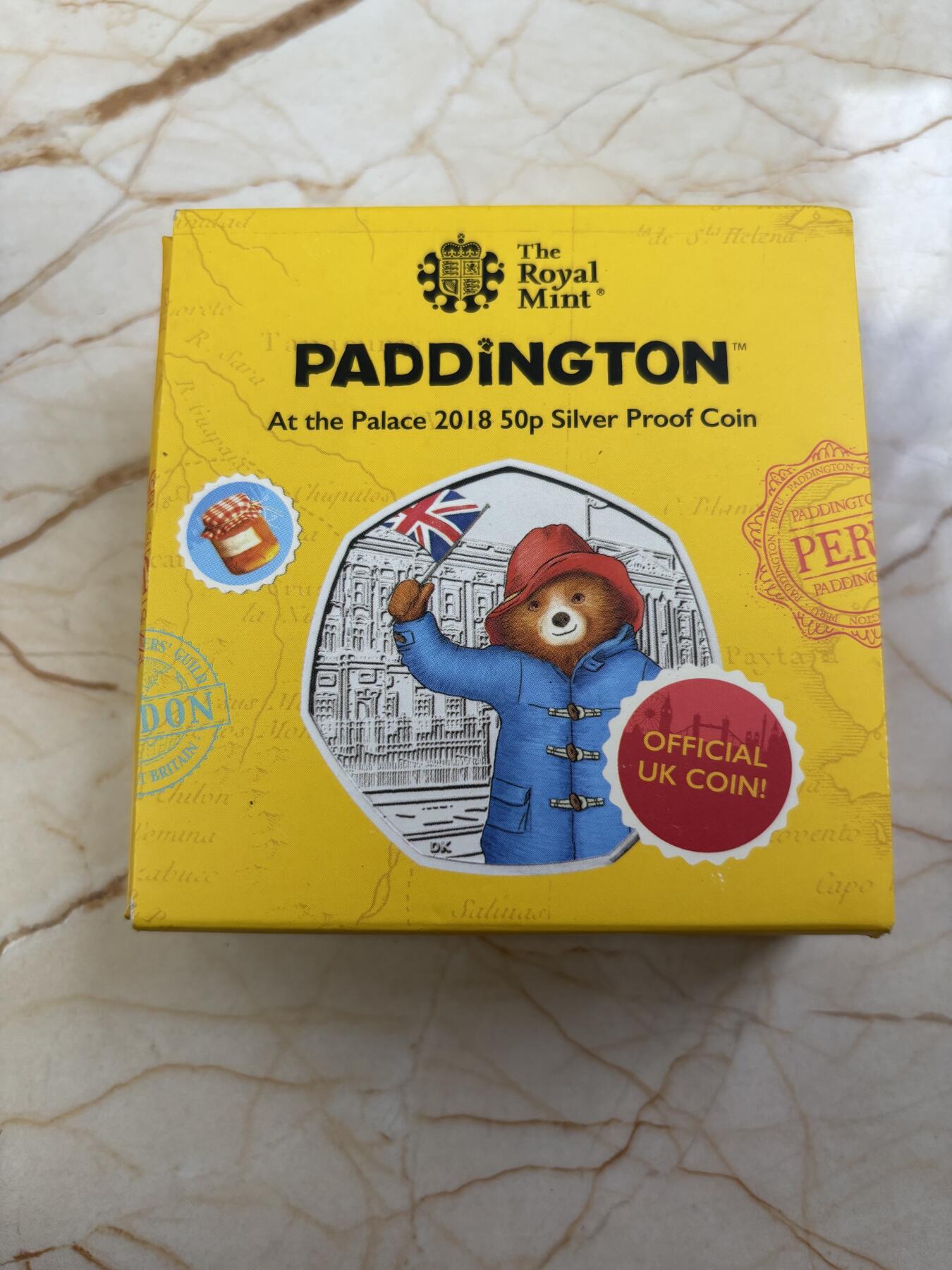 第189期拍卖 英国2018年可爱帕丁顿熊系列在参加白金汉宫彩色纪念银币，925银，8克，发行60000枚