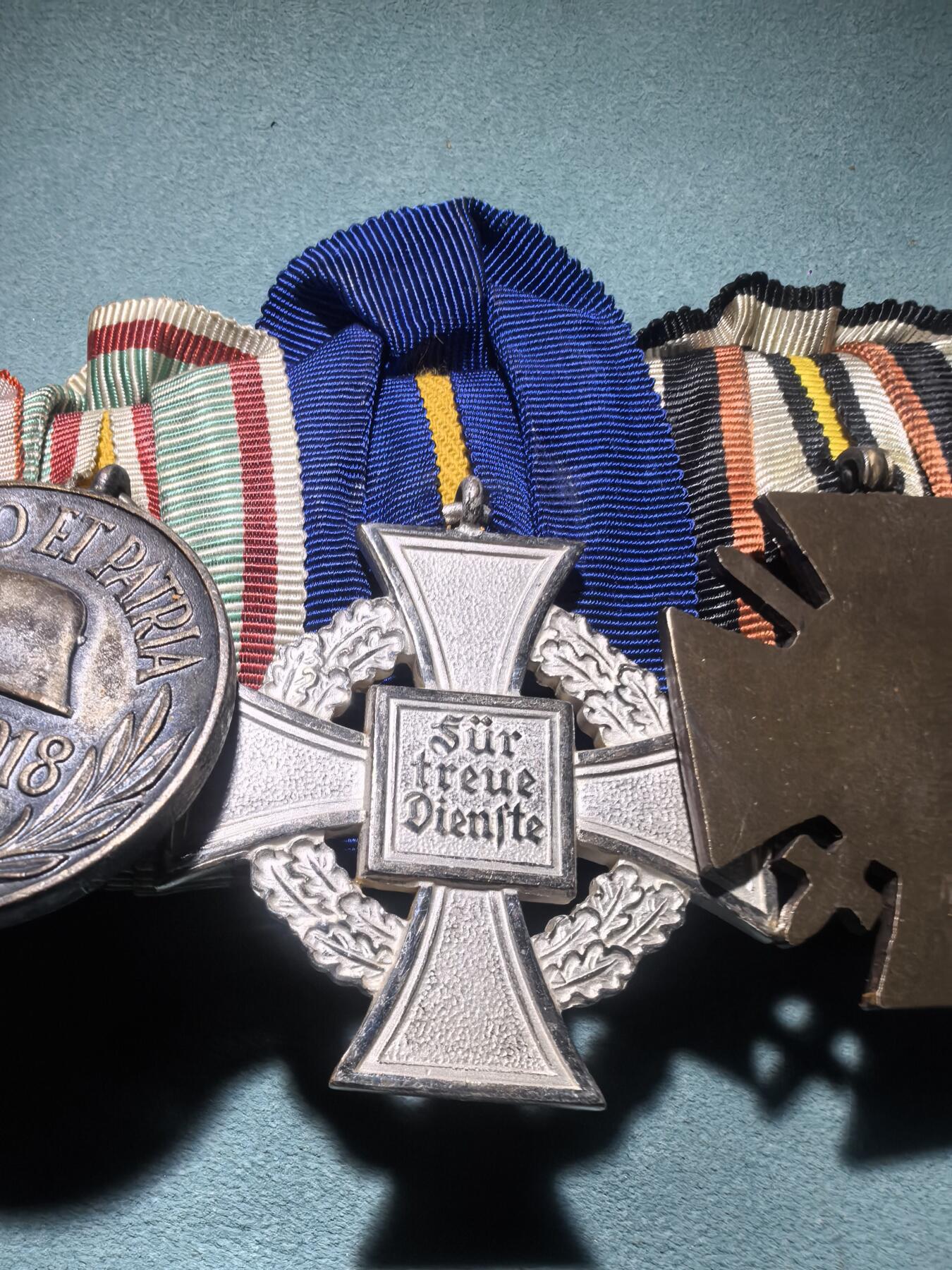 盛世勋华——号角文化勋章邮票专场拍卖第301期 德国（1939）阅兵式五联排 包括一战二级铁十字勋章/佩剑兴登堡十字奖章/银级忠诚服务奖章/匈牙利王国一战纪念奖章/保加利亚王国一战纪念奖章等