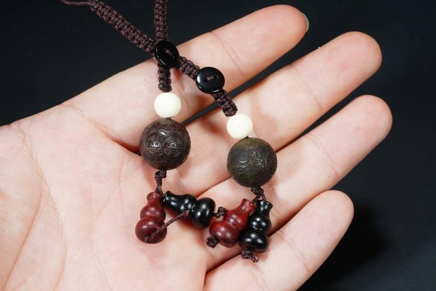 上海都达杂项专场十七（全场包邮） 天然达拉干沉香招财进宝手机挂件 1对 附鉴定证书87-233