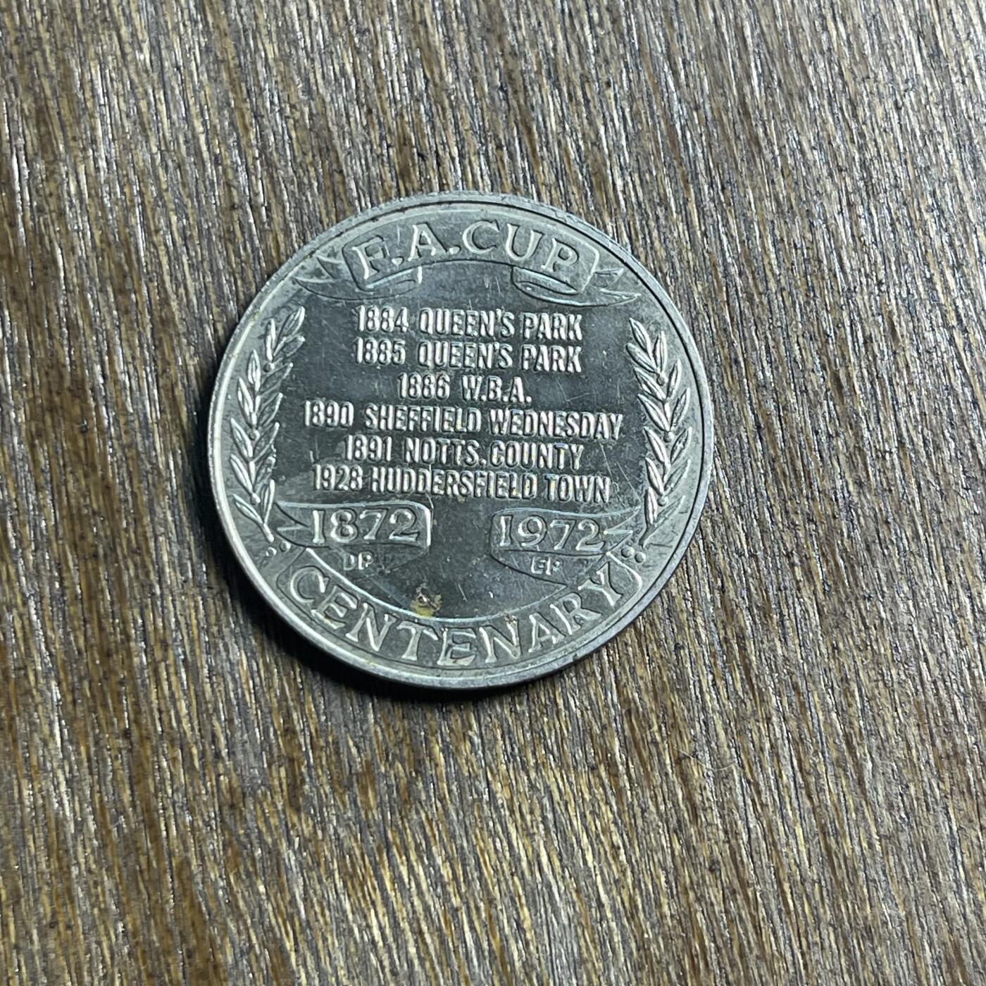 【春节前最后一拍，下一场3.3号】★第139场★散币场。不寄存，30包邮。不满30元，支付5元运费。《接受代拍 代送NGC评级》 84【无寄存】埃索（Esso）1972年足总杯百年纪念币