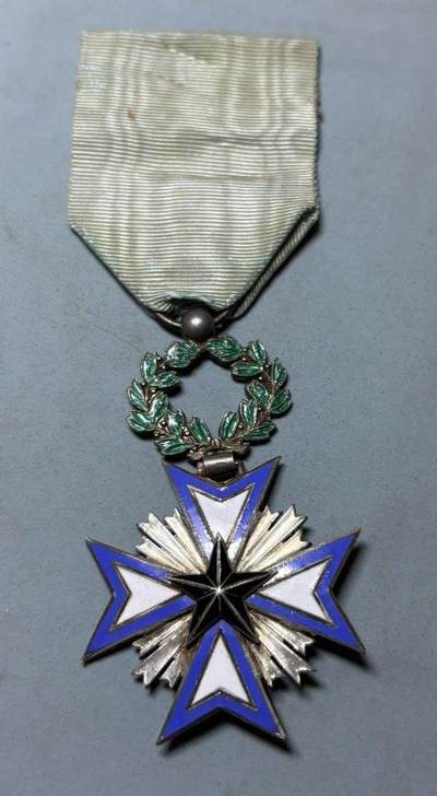 盛世勋华——号角文化勋章邮票专场拍卖第301期 - 法属贝宁骑士级黑星勋章 银制