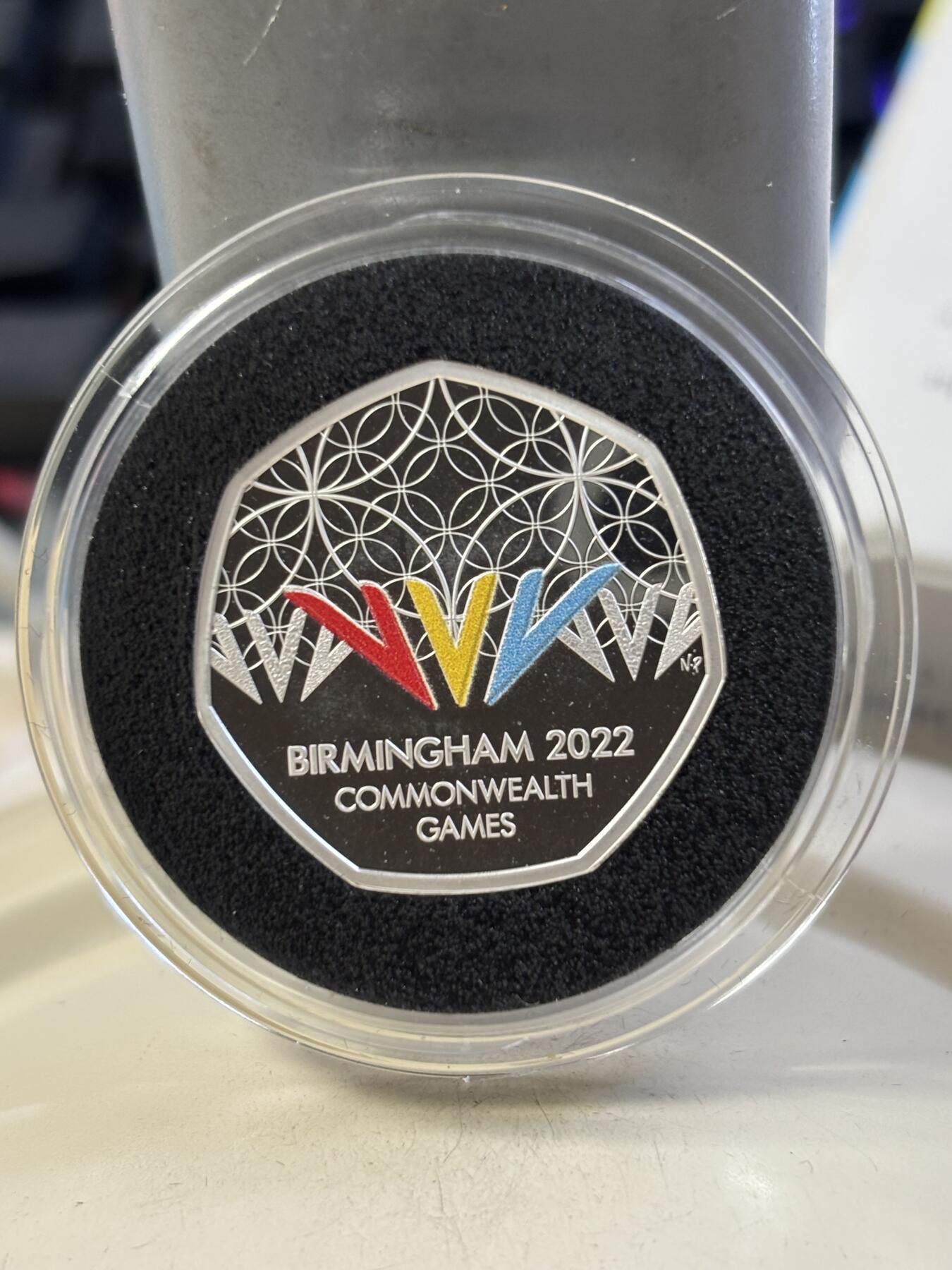 第189期拍卖 英国2022年英联邦运动会50便士彩色精制加厚银币，925银，16克，发行1250枚，有氧化