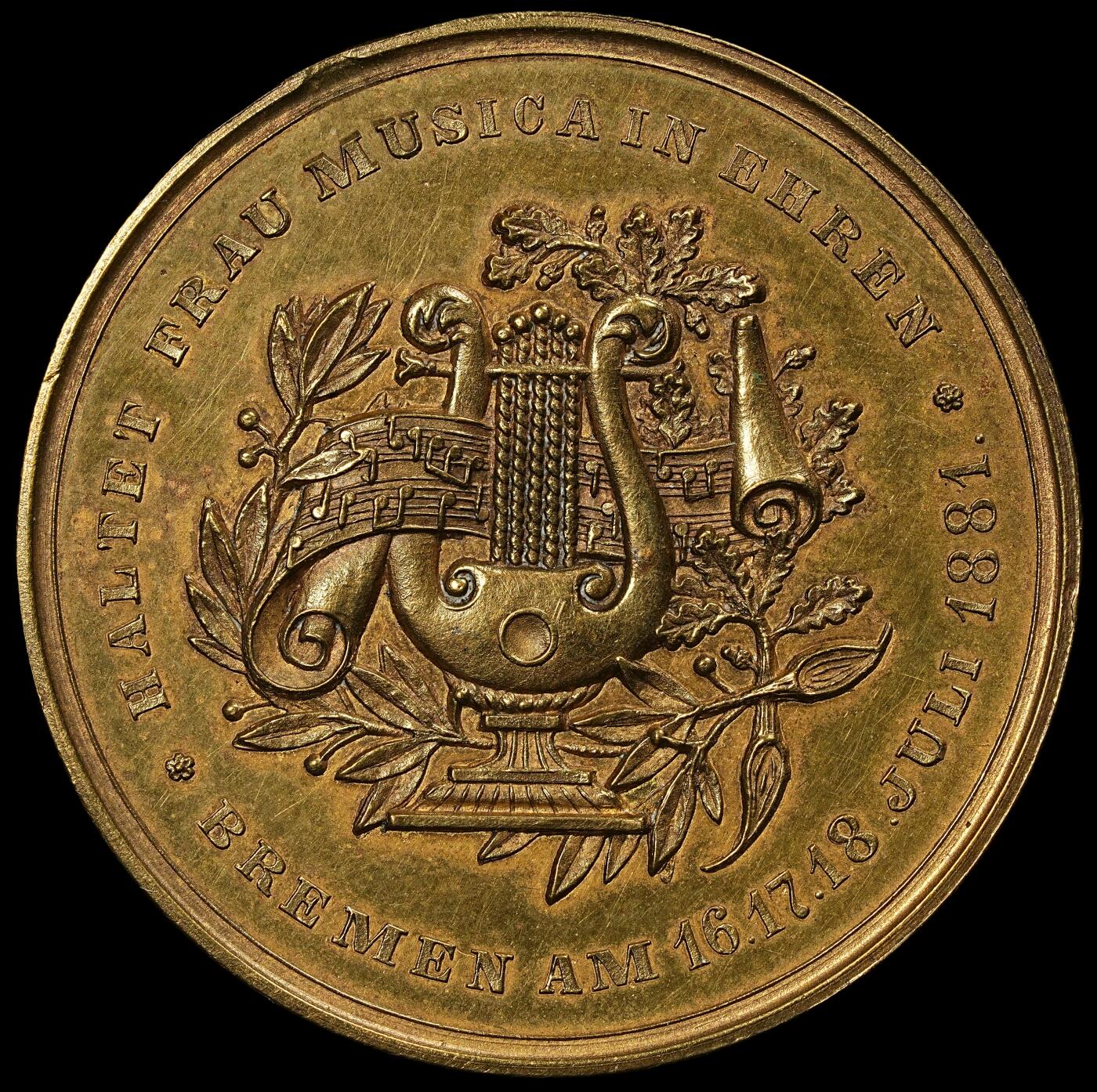 修遠堂世界钱币第102期  1881年在不莱梅男声合唱团（Bremenschen Liedertafel）成立 50周年鎏金章，边缘一处打磨，33.70mm，18.57g