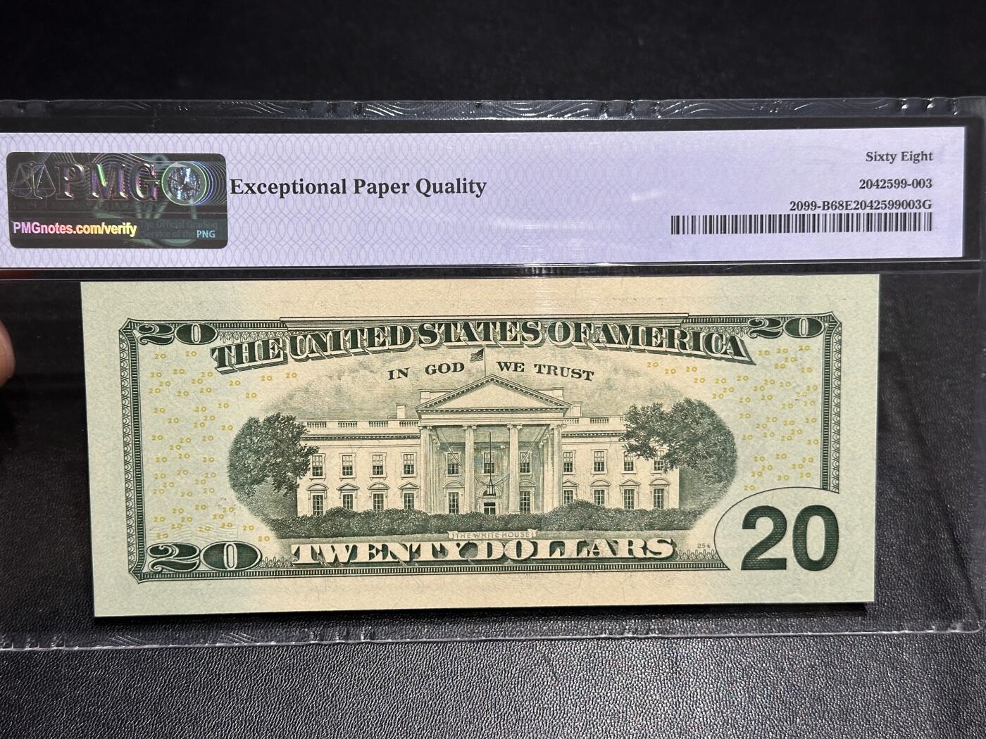 《外钞收藏家》第六百零四期（精品场）（本平台长期征集拍品、欢迎藏友们联系合作） 2017年美国彩版20美元 PMG68 高分 无47 国旗标