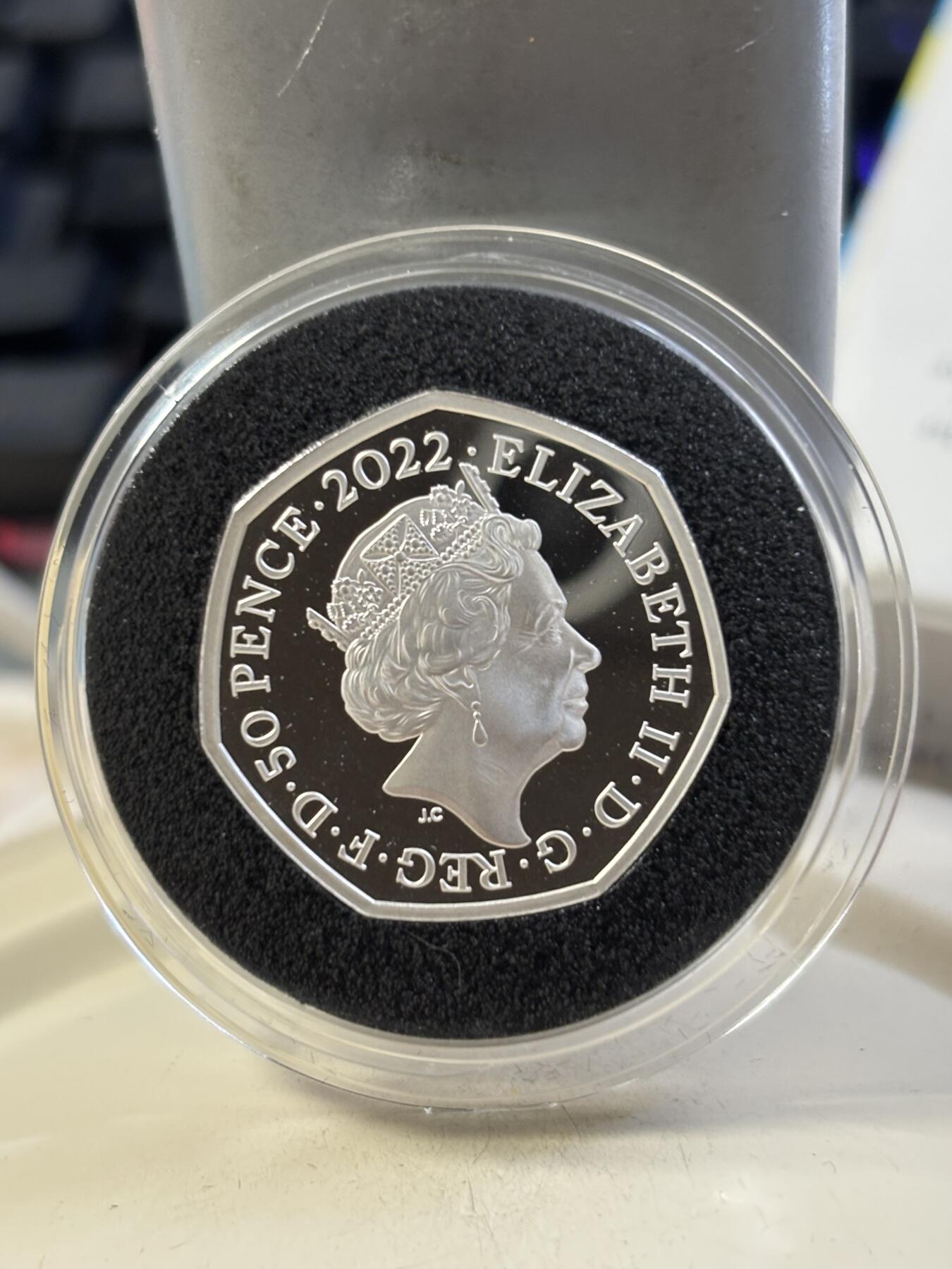 第189期拍卖 英国2022年英联邦运动会50便士彩色精制加厚银币，925银，16克，发行1250枚，有氧化