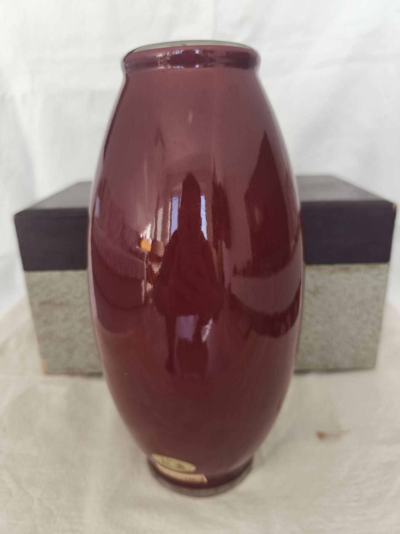 海外回流精品专场（鸽子请绕行）1.25 原盒全新日本回流黑翠七宝烧花瓶一只