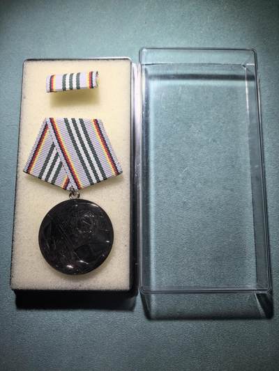 盛世勋华——号角文化勋章邮票专场拍卖第301期 - 东德人民军建军30周年奖章 带原盒和略