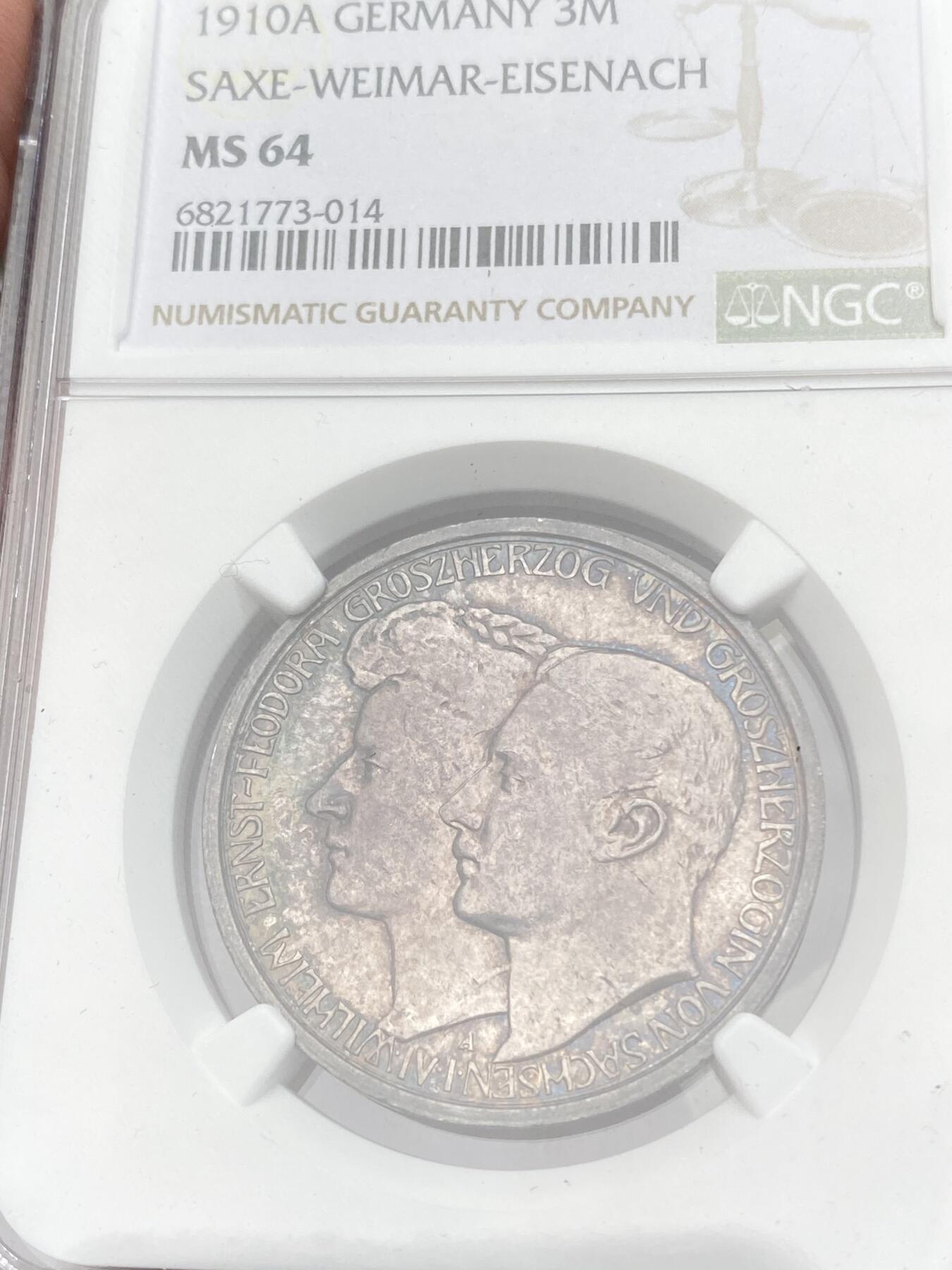 万国钱币拍卖第059期 NGC MS64 1910年德国萨克森-魏玛-爱森纳赫结婚长翅3马克 紫罗兰包浆收藏级