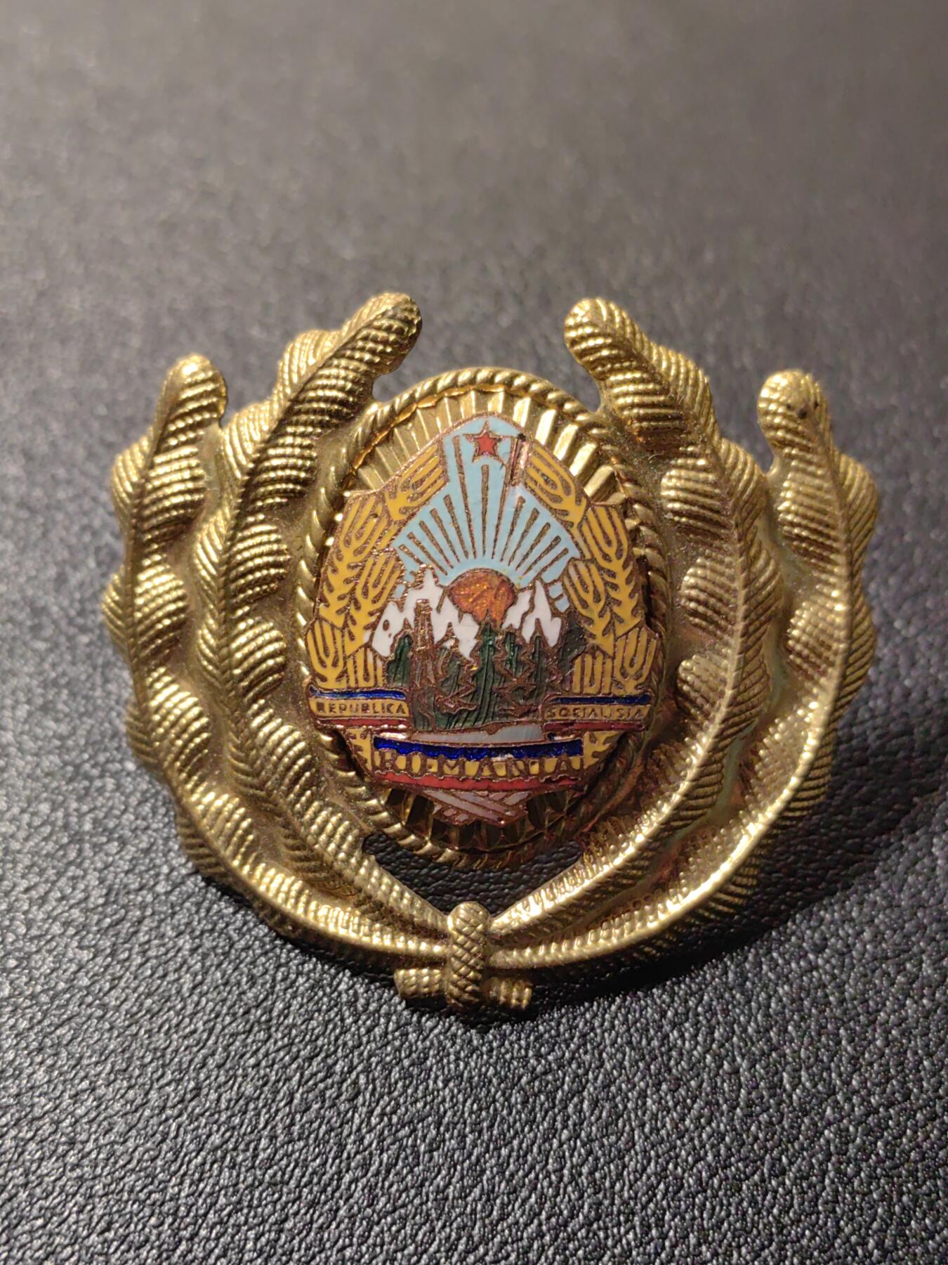 靖甫拍卖第二场 罗马尼亚人民军大帽徽 铜热珐琅