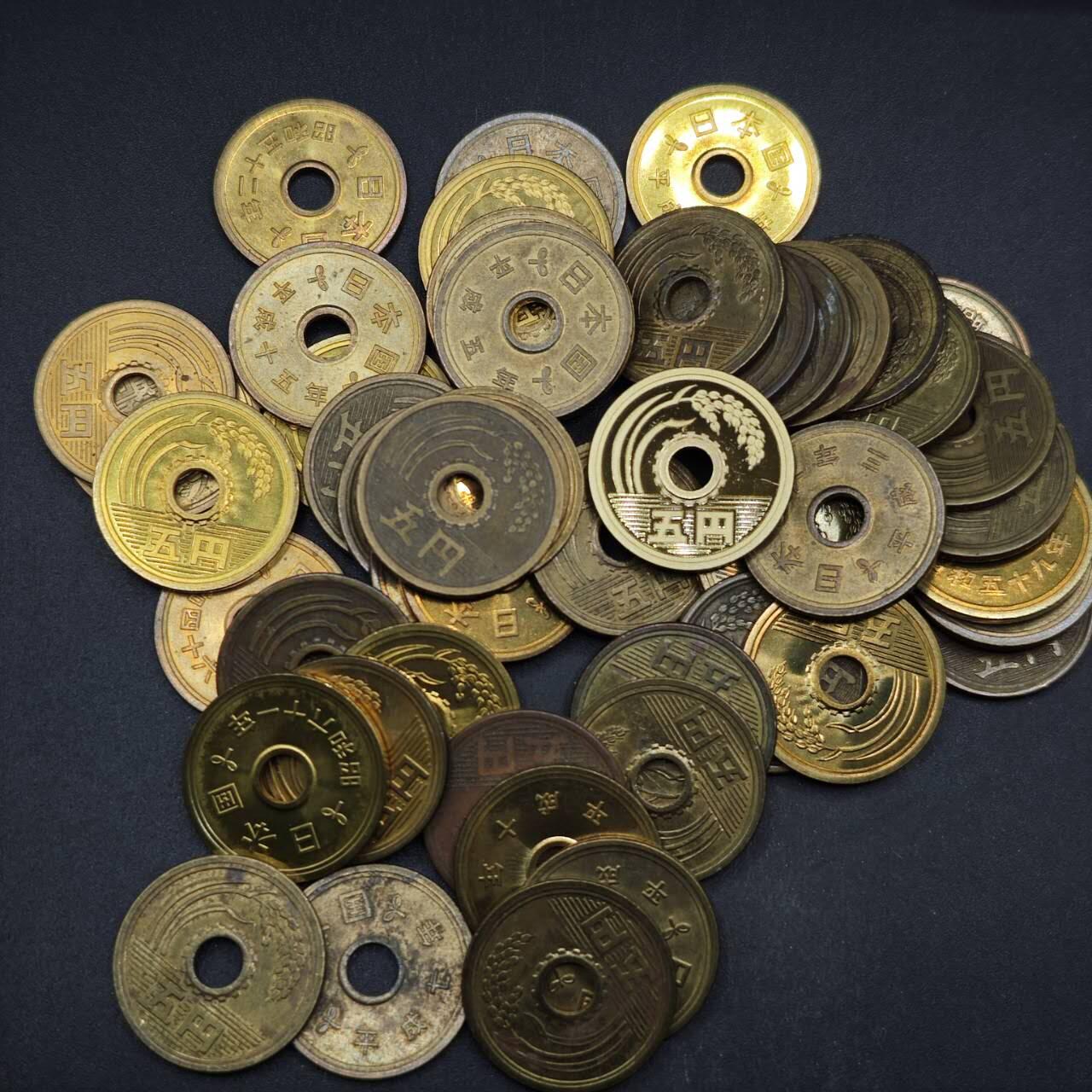 【淘币小摊】限时拍第八百五十三拍  散币银币场  满百包邮可预留两周  周一统一发货  日本五円49枚