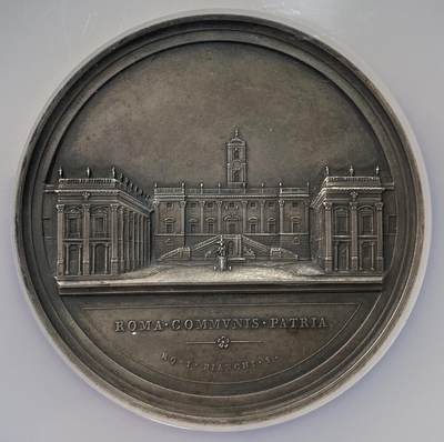 万国钱币拍卖第059期 - NGC MS62 19世纪中期左右意大利罗马卡比托利欧广场市政厅景观单面银质样章 仅见品种 大规格61MM 100.77G 景观设计纵深感极强 均匀欧陆包浆状态极好 错过难再的收藏级品质