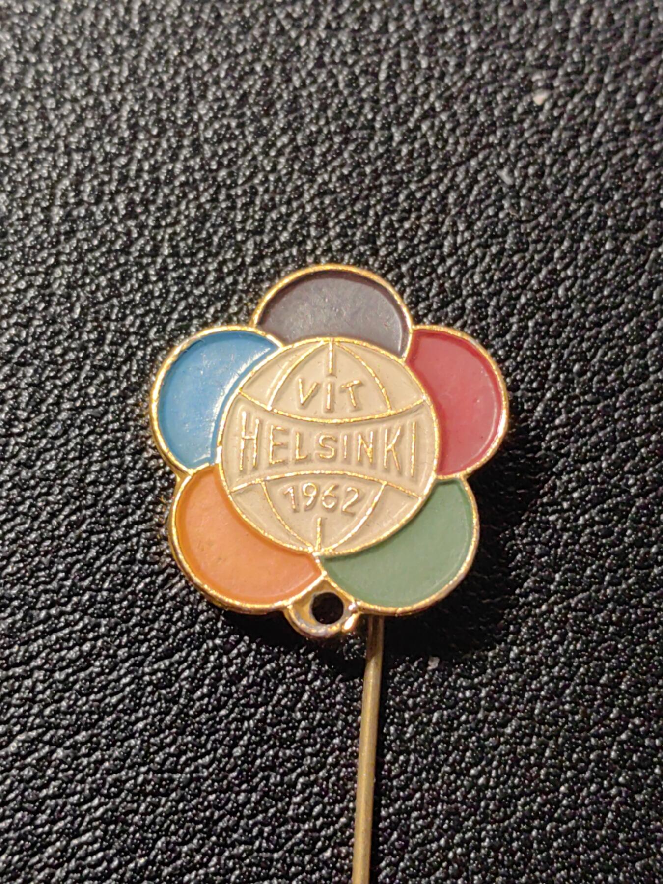 靖甫拍卖第二场 世界青年联欢节证章 芬兰 赫尔辛基