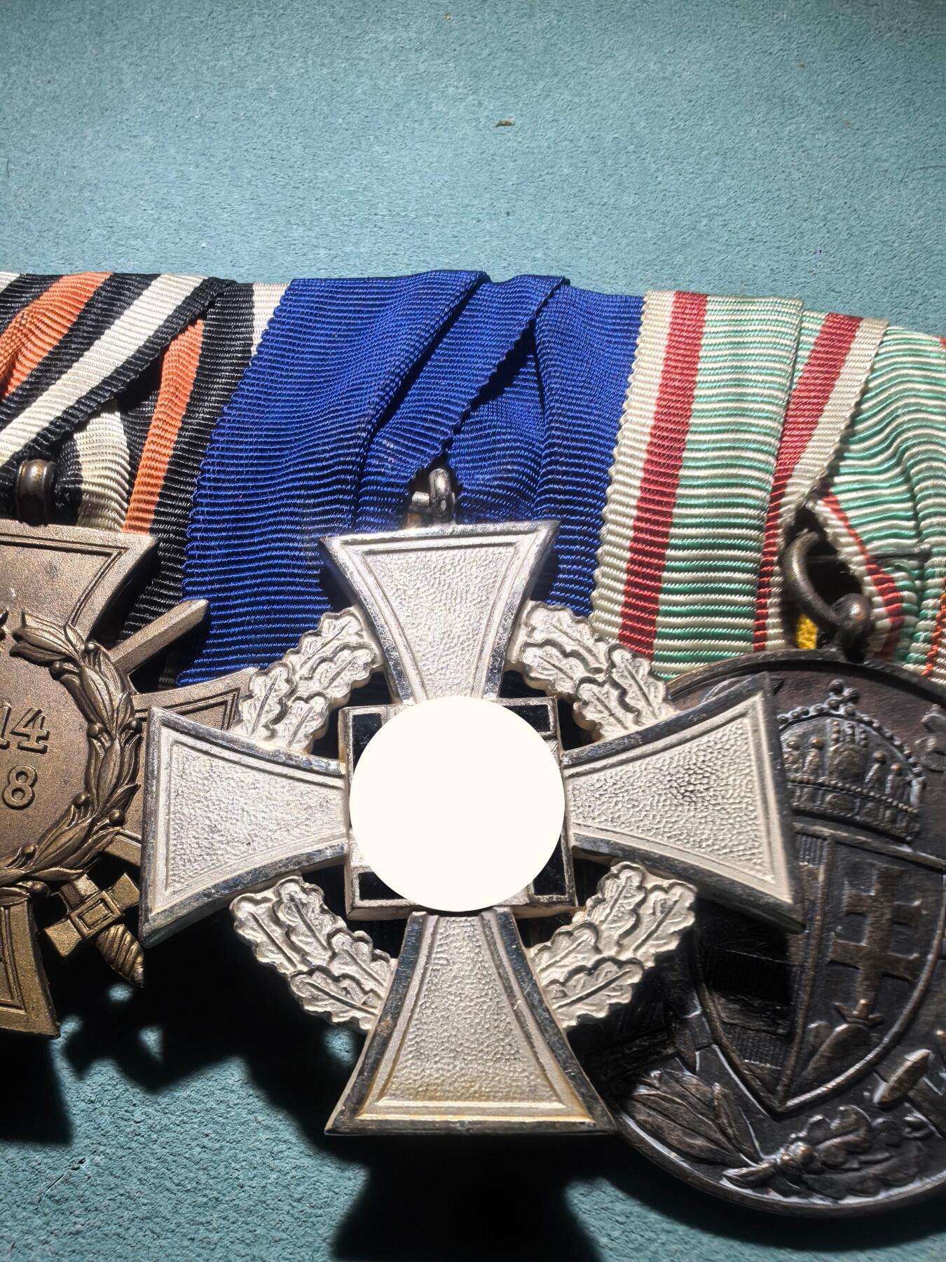 盛世勋华——号角文化勋章邮票专场拍卖第301期 德国（1939）阅兵式五联排 包括一战二级铁十字勋章/佩剑兴登堡十字奖章/银级忠诚服务奖章/匈牙利王国一战纪念奖章/保加利亚王国一战纪念奖章等