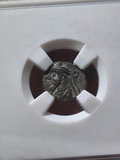 星盘世界钱币一月三十一日丝绸之路 - 世界古典币专场 - (奈斯评级)埃兰王国 奥罗德五世铜币/阿尔忒弥斯半身像，公元2-3世纪，2.25g，正面：束头带国王面左像，背面：阿尔忒弥斯半身像