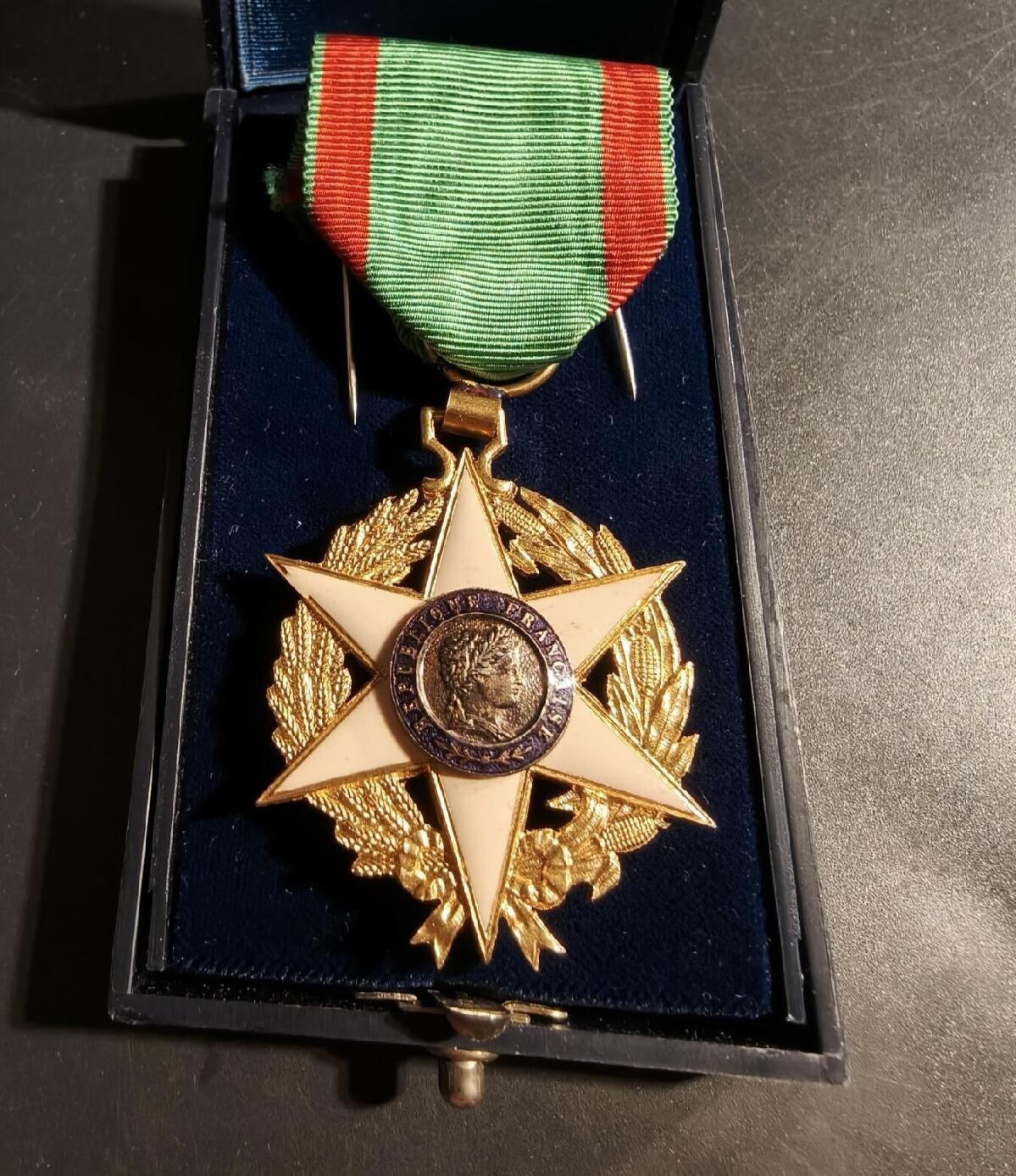 勋章杂货 法国骑士级农业功绩勋章     原盒