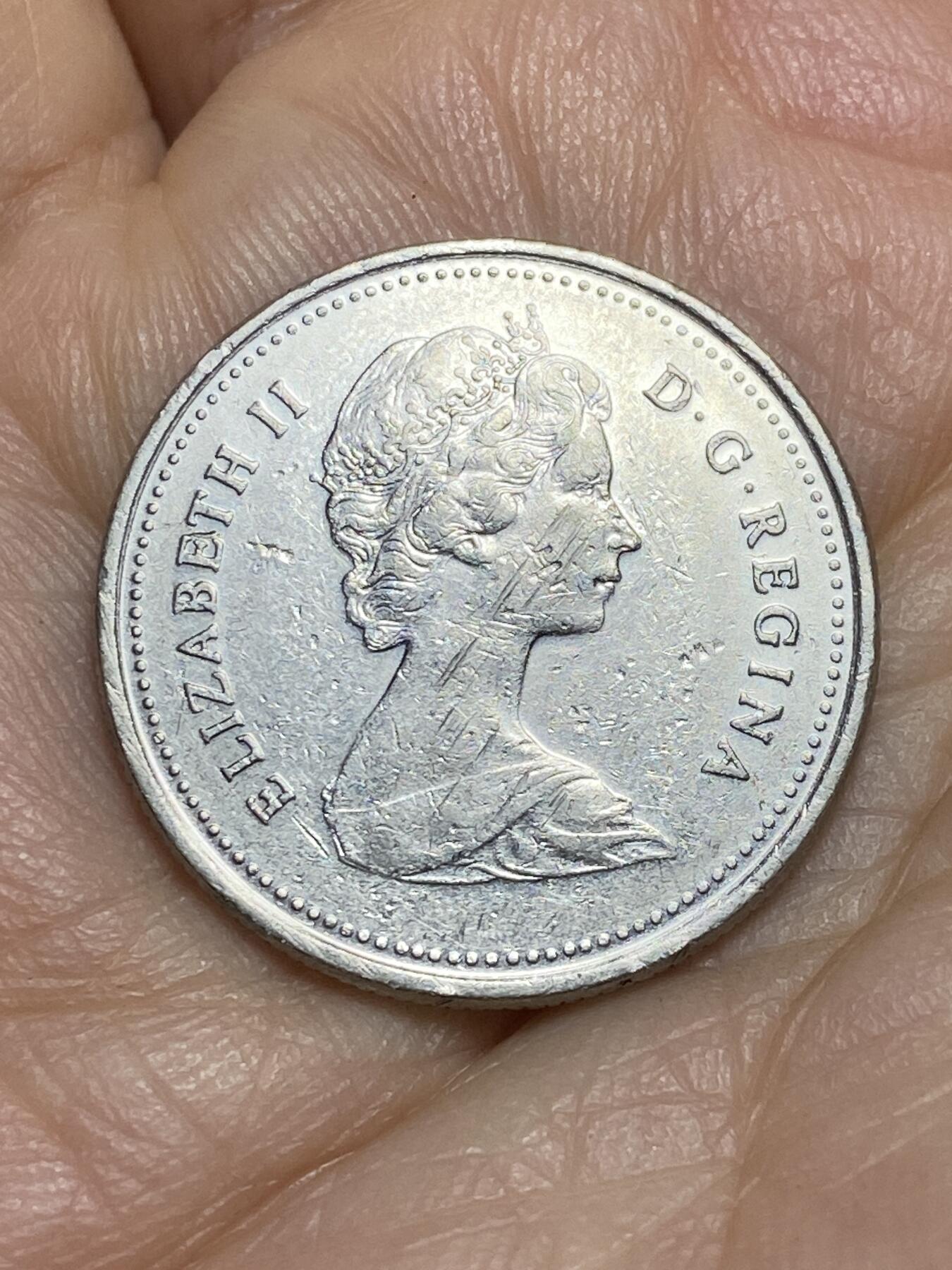 2026年第十四场(总第一百八十三场）外国好品散币场(免佣金) 加拿大🇨🇦1982年25分(伊丽莎白二世中年花冠第四版)