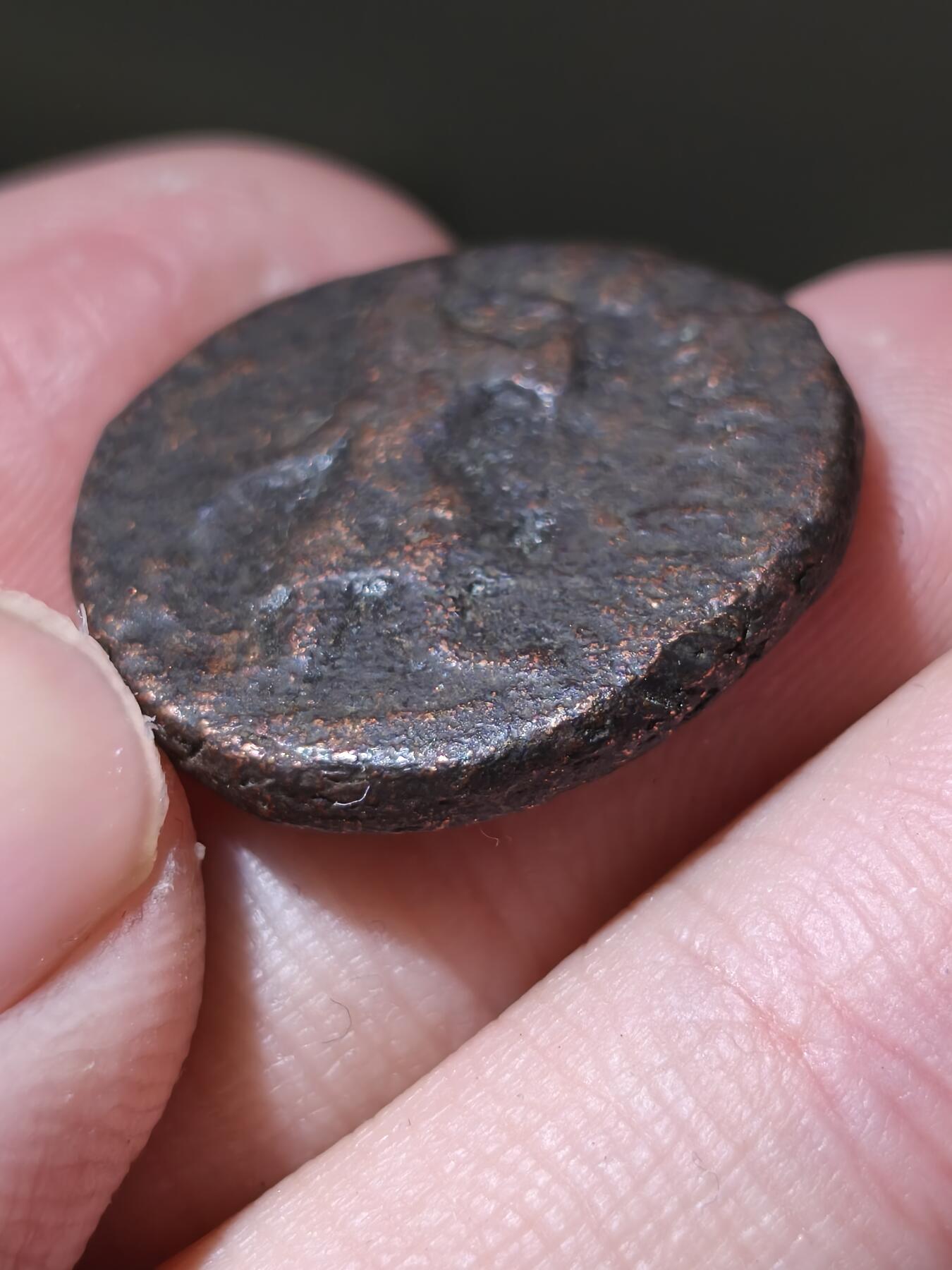 星盘世界钱币一月三十一日古典币专场 少见！贵霜帝国 - 迦腻色迦铜币 正面国王祭祀站像.背面太神赫利俄斯