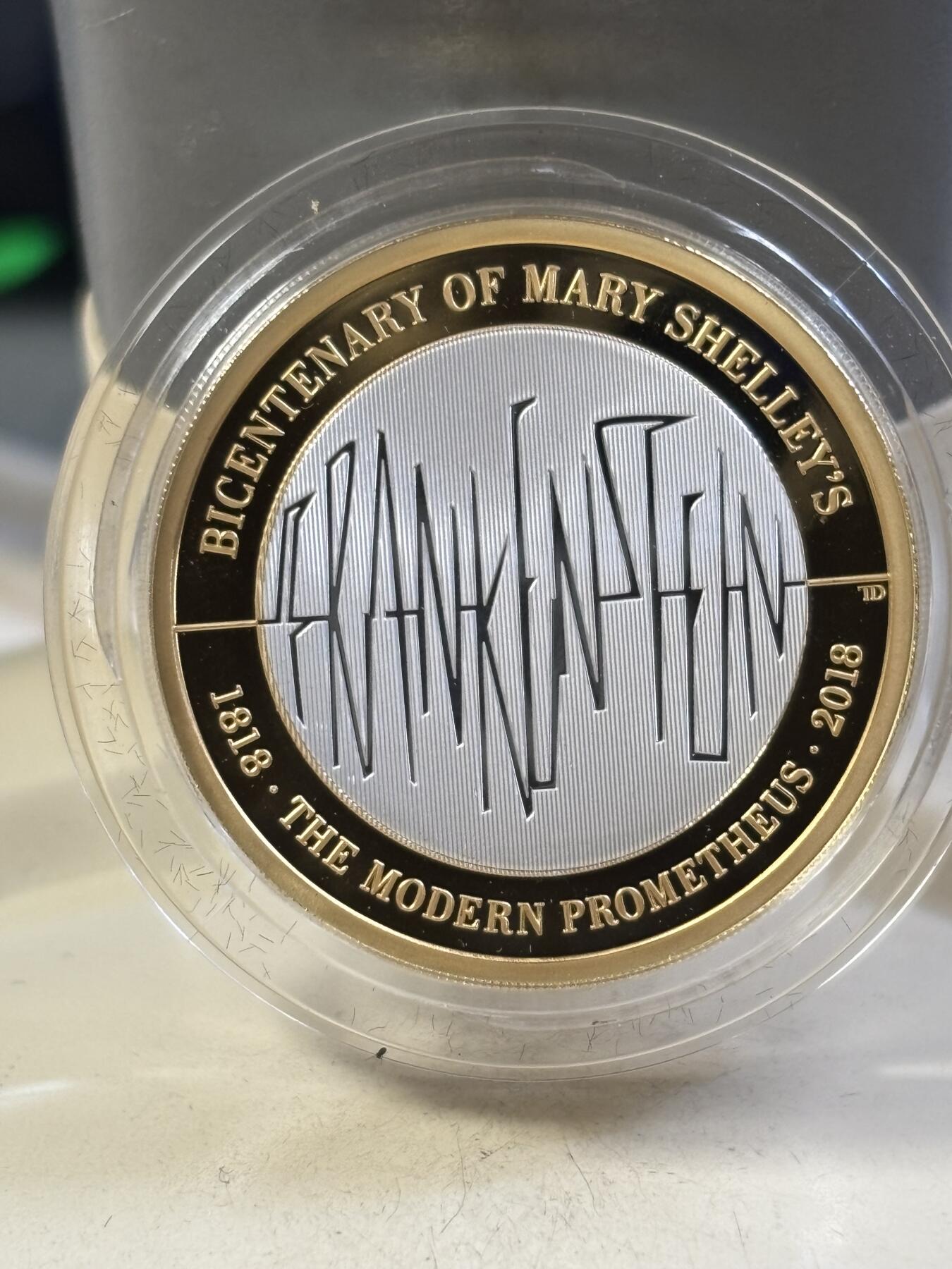 第189期拍卖 英国2018年科学怪人2镑双色加厚精制纪念银币，925银镀金，24克，发行1818枚