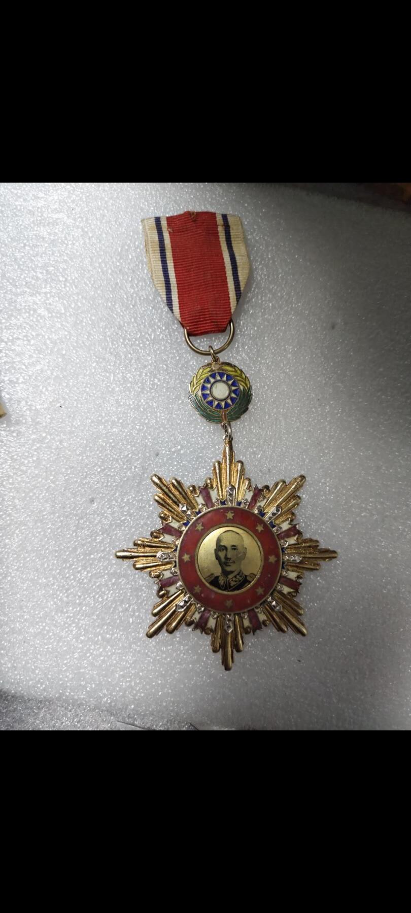 民国八年抗战胜利原绶带。证书不包含在内