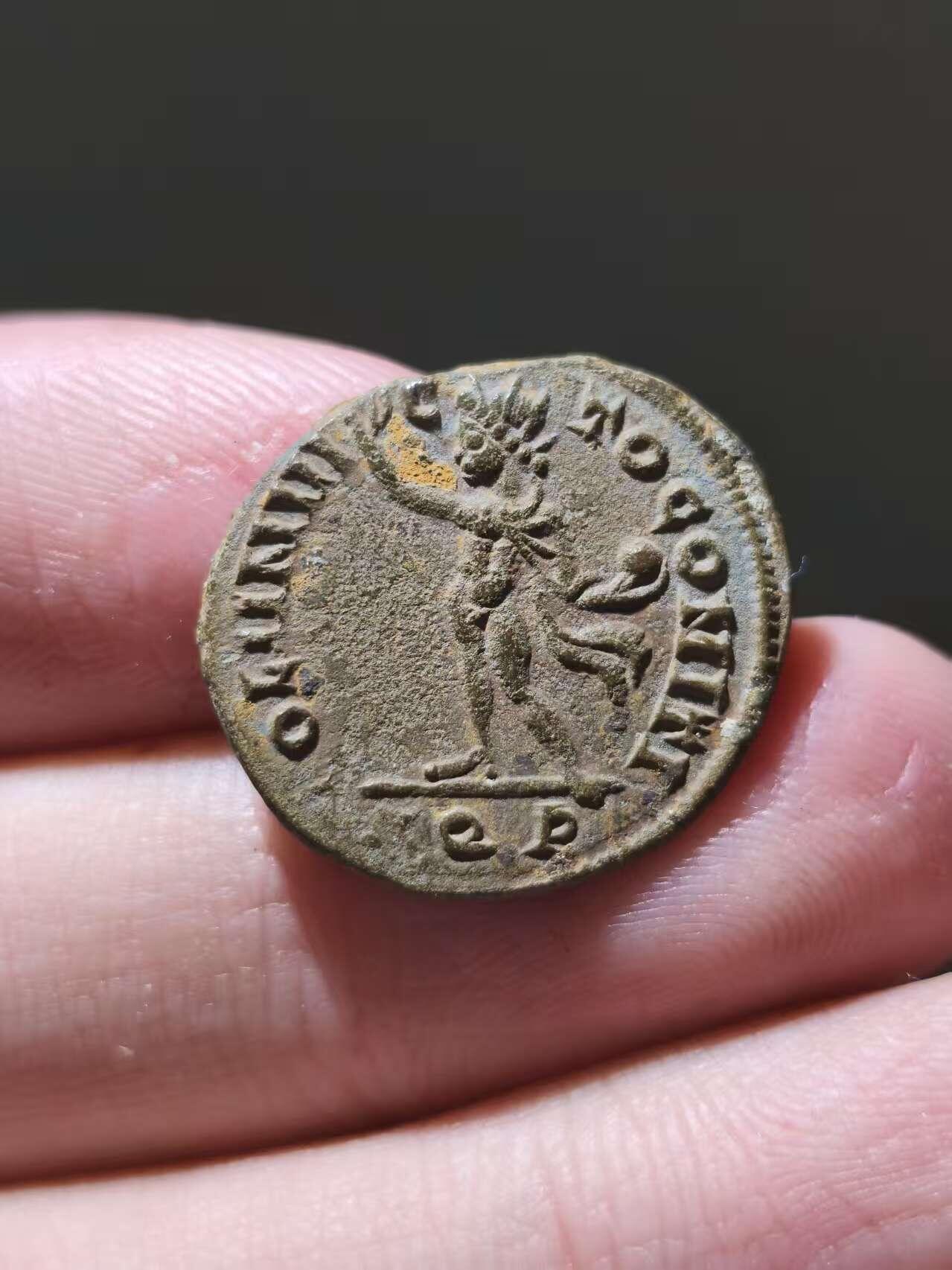 星盘世界钱币一月三十一日古典币专场 极美品！罗马帝国-君士坦丁大帝富力铜币 背面无敌太阳神-索尔 基督教之前最有影响力的宗教：密特拉教