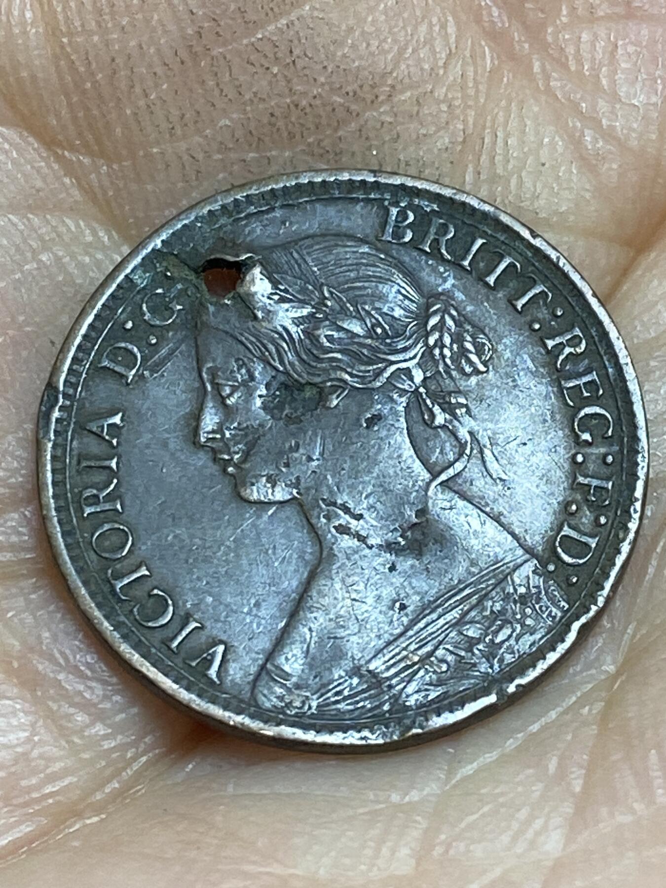 2026年第十四场(总第一百八十三场）外国好品散币场(免佣金) 打孔–英国🇬🇧1864年1法新(维多利亚女王中年桂冠)