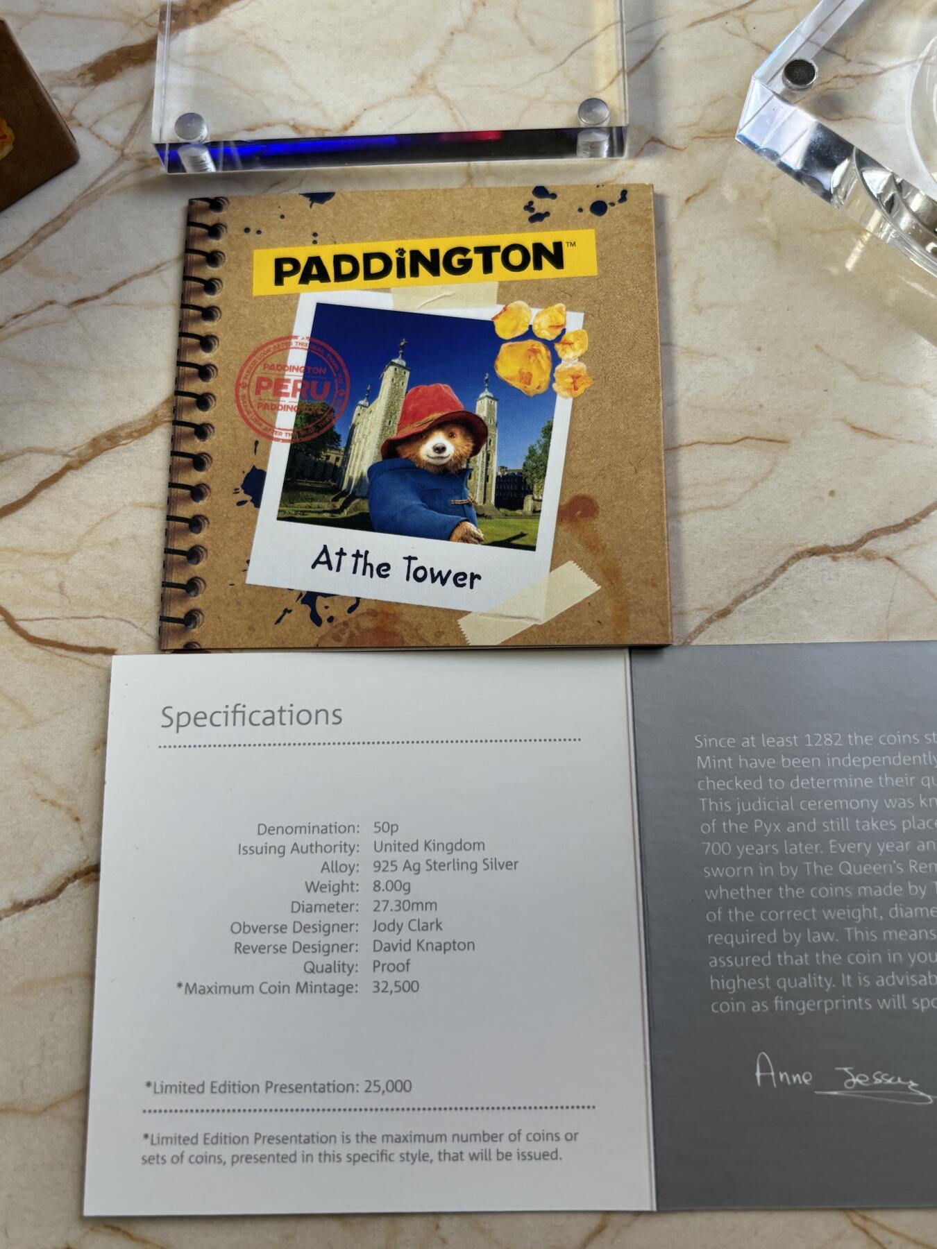 第189期拍卖 英国2019年可爱帕丁顿熊系列3在伦敦塔纪念银币，925银，8克，发行25000枚